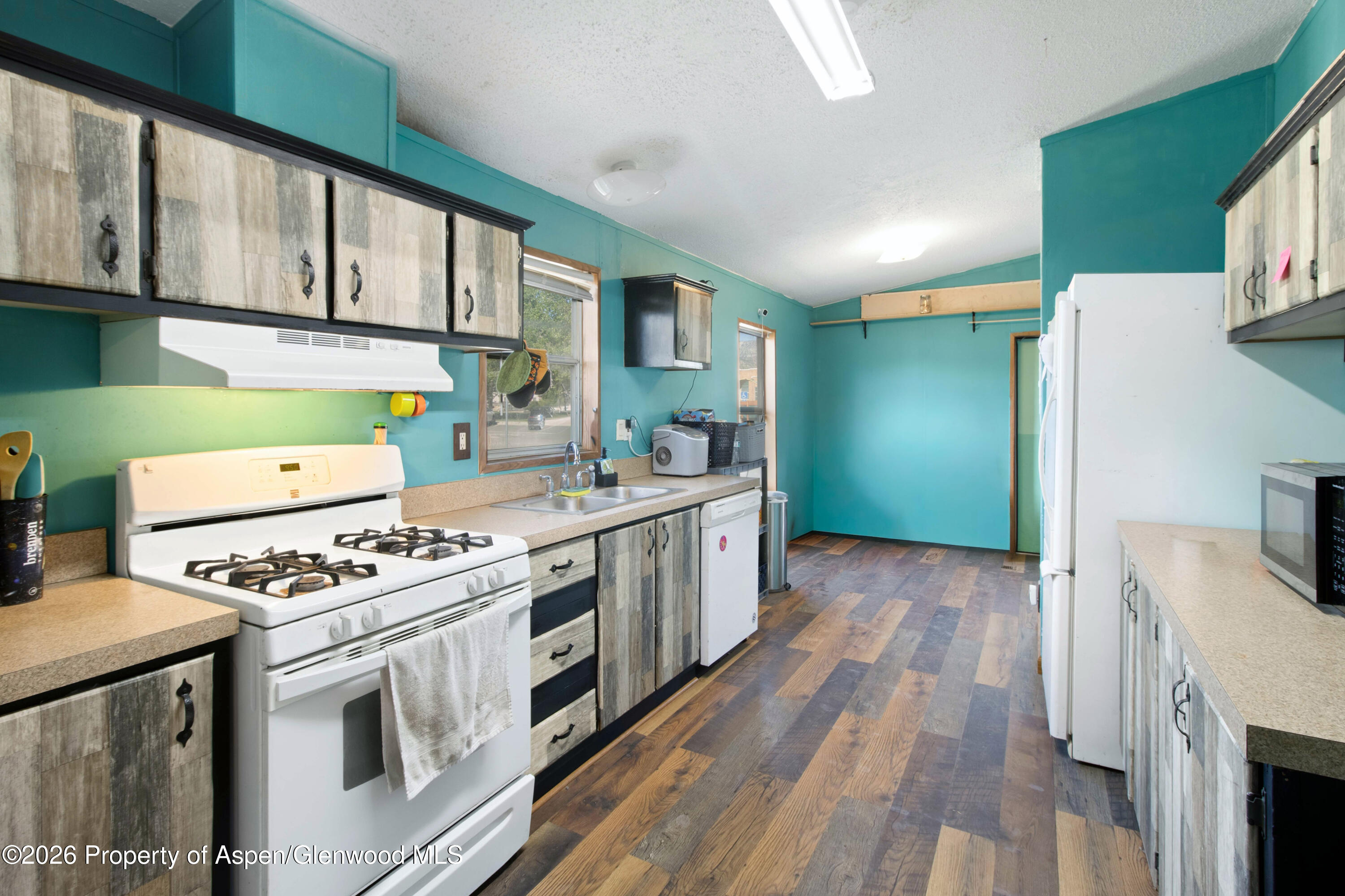 138 Hallett Street Parachute CO 81635