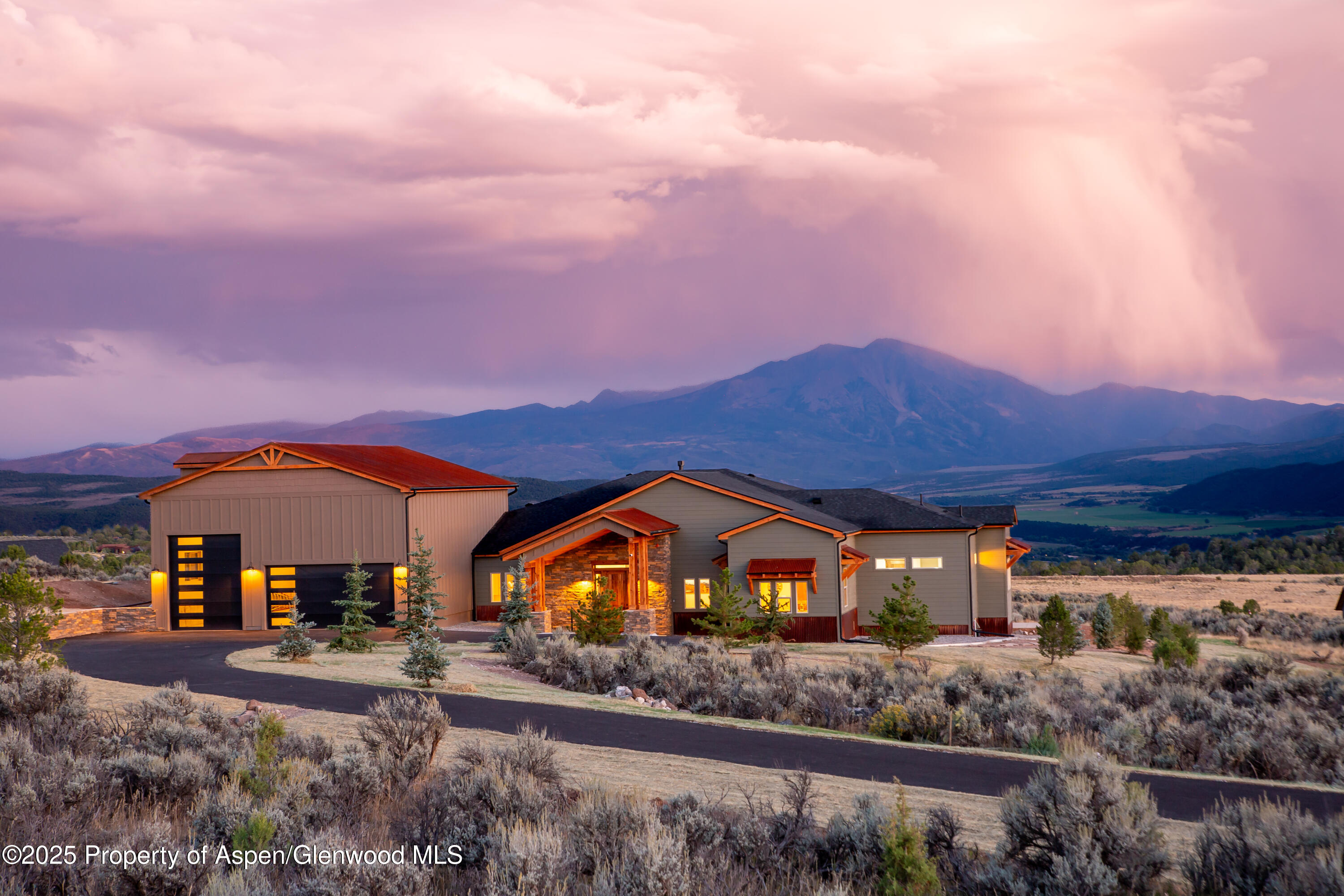 Glenwood Springs CO, 52 Grosbeak Place