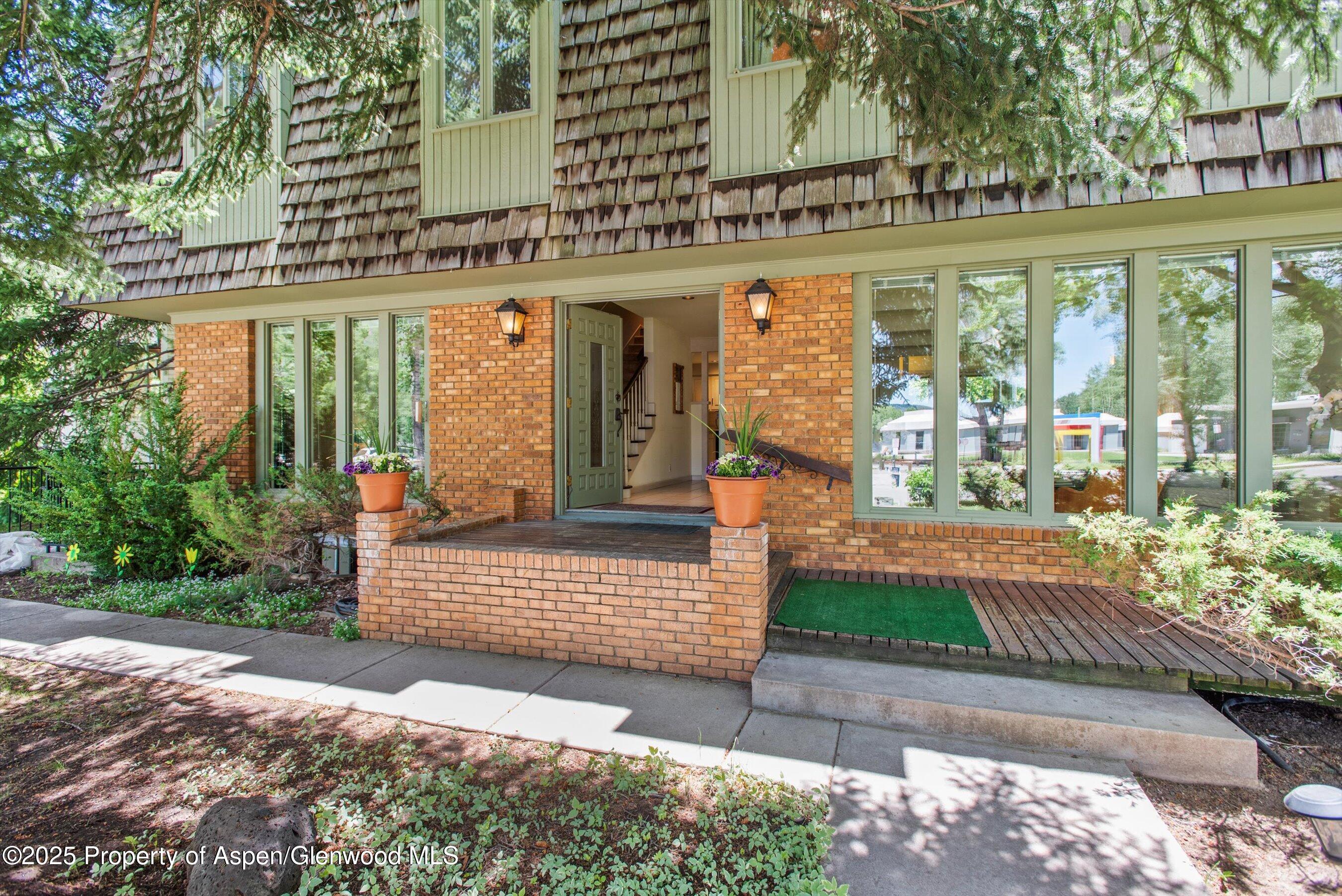 531 Gillespie Street Aspen CO 81611