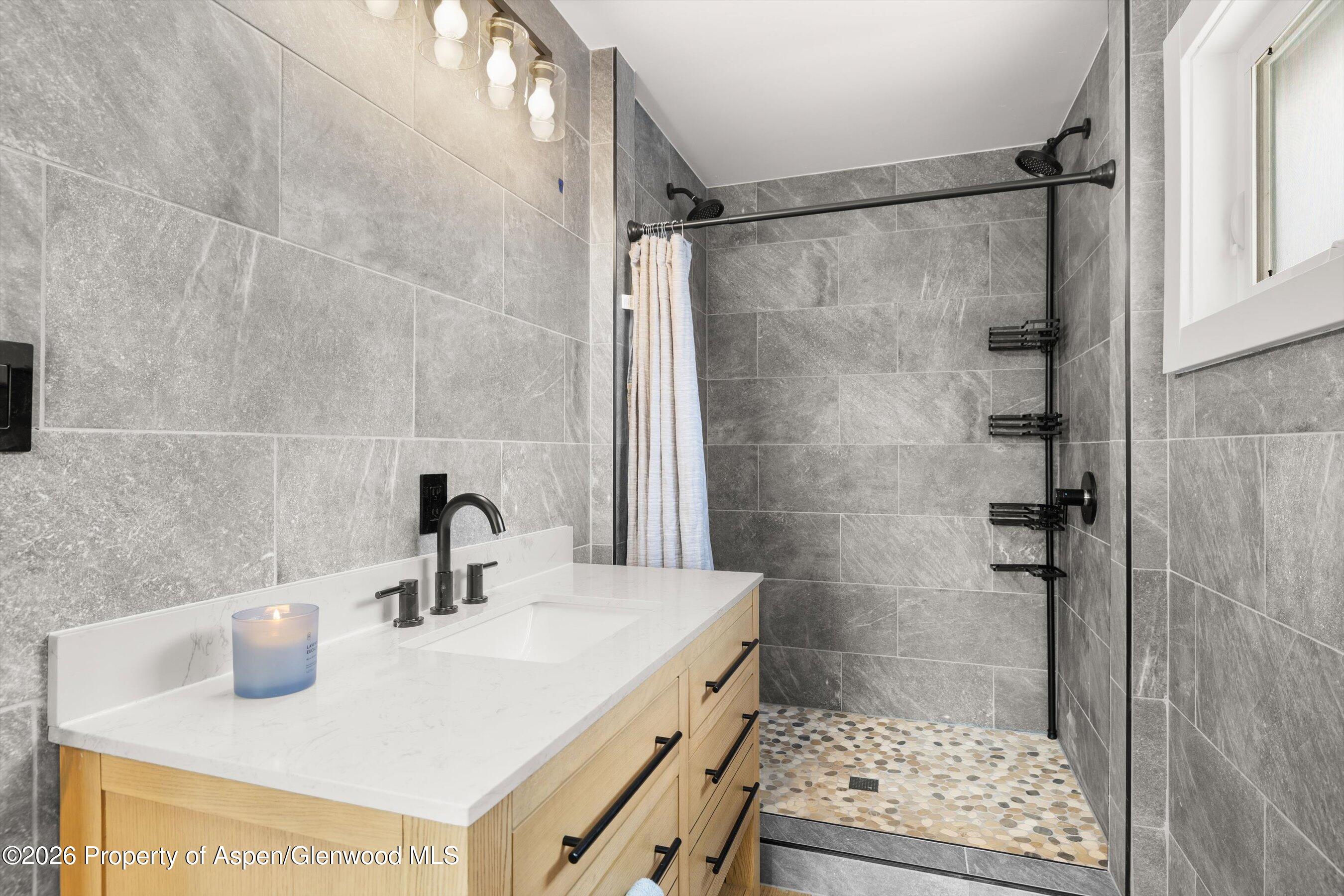 520 & 0 Mesa Verde Avenue Carbondale CO 81623