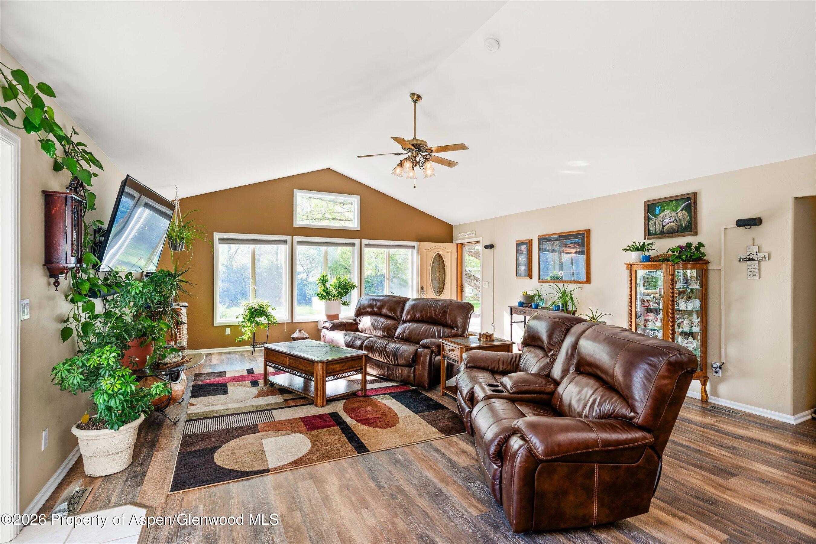 127 Cardinal Way Parachute CO 81635