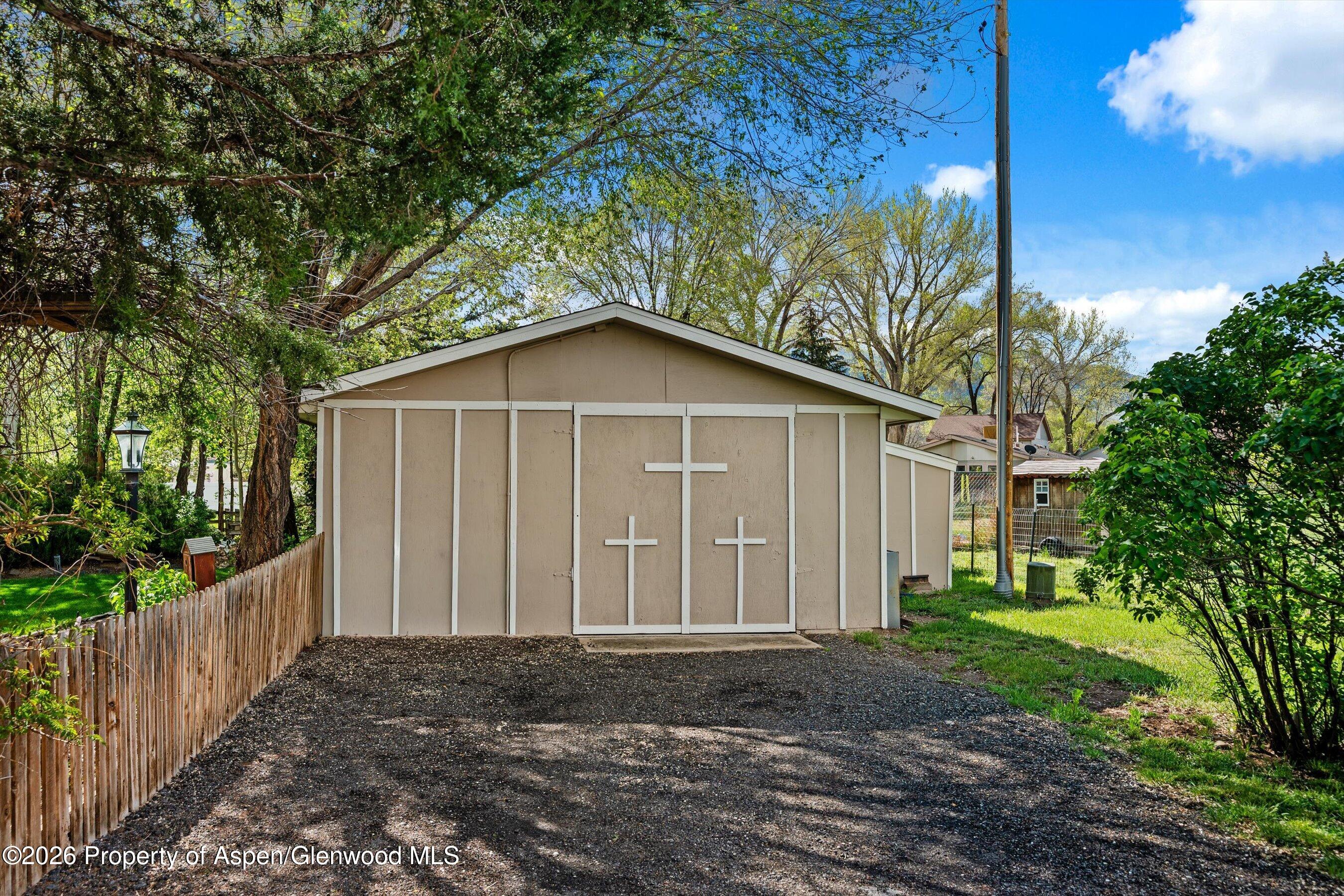 127 Cardinal Way Parachute CO 81635