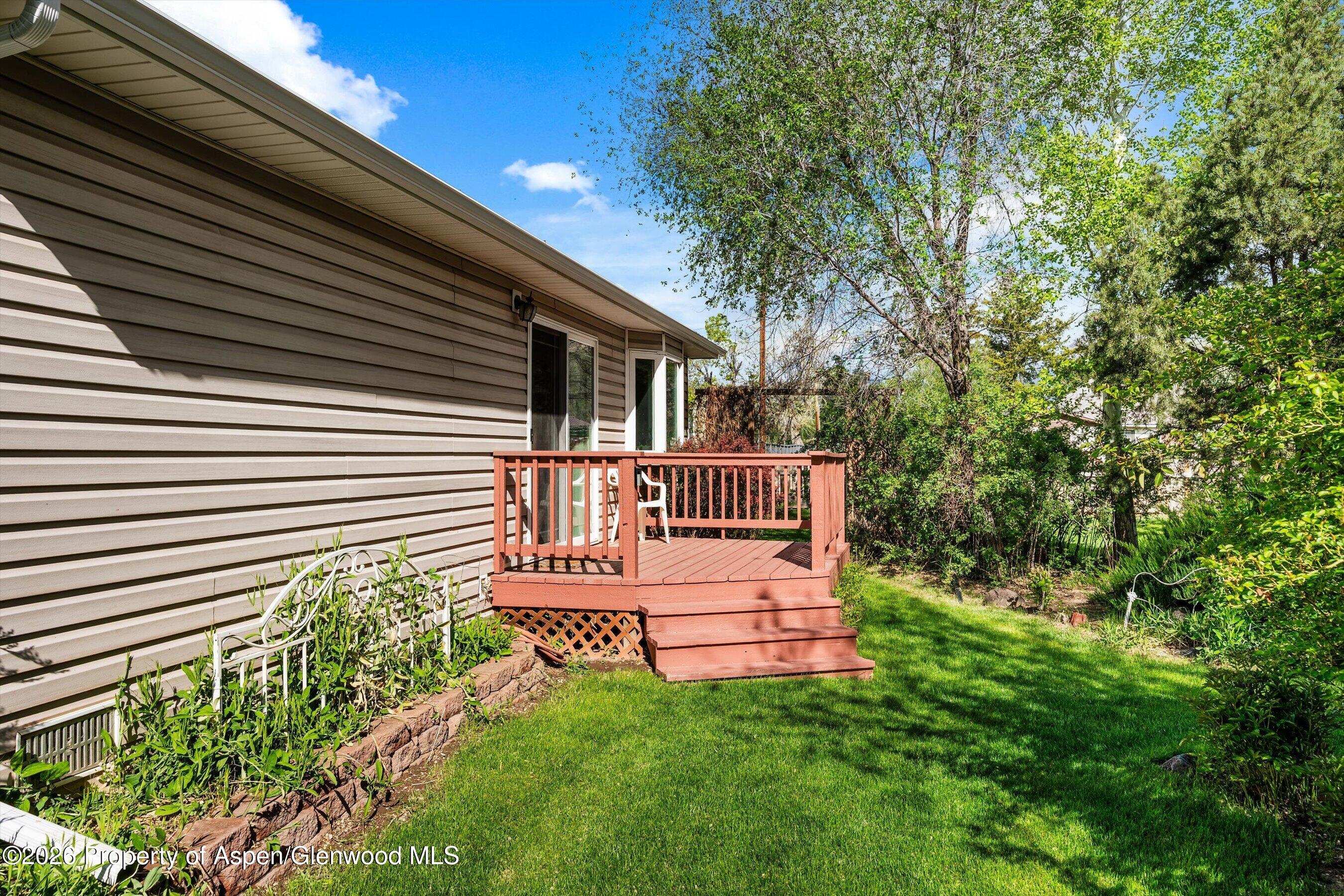 127 Cardinal Way Parachute CO 81635