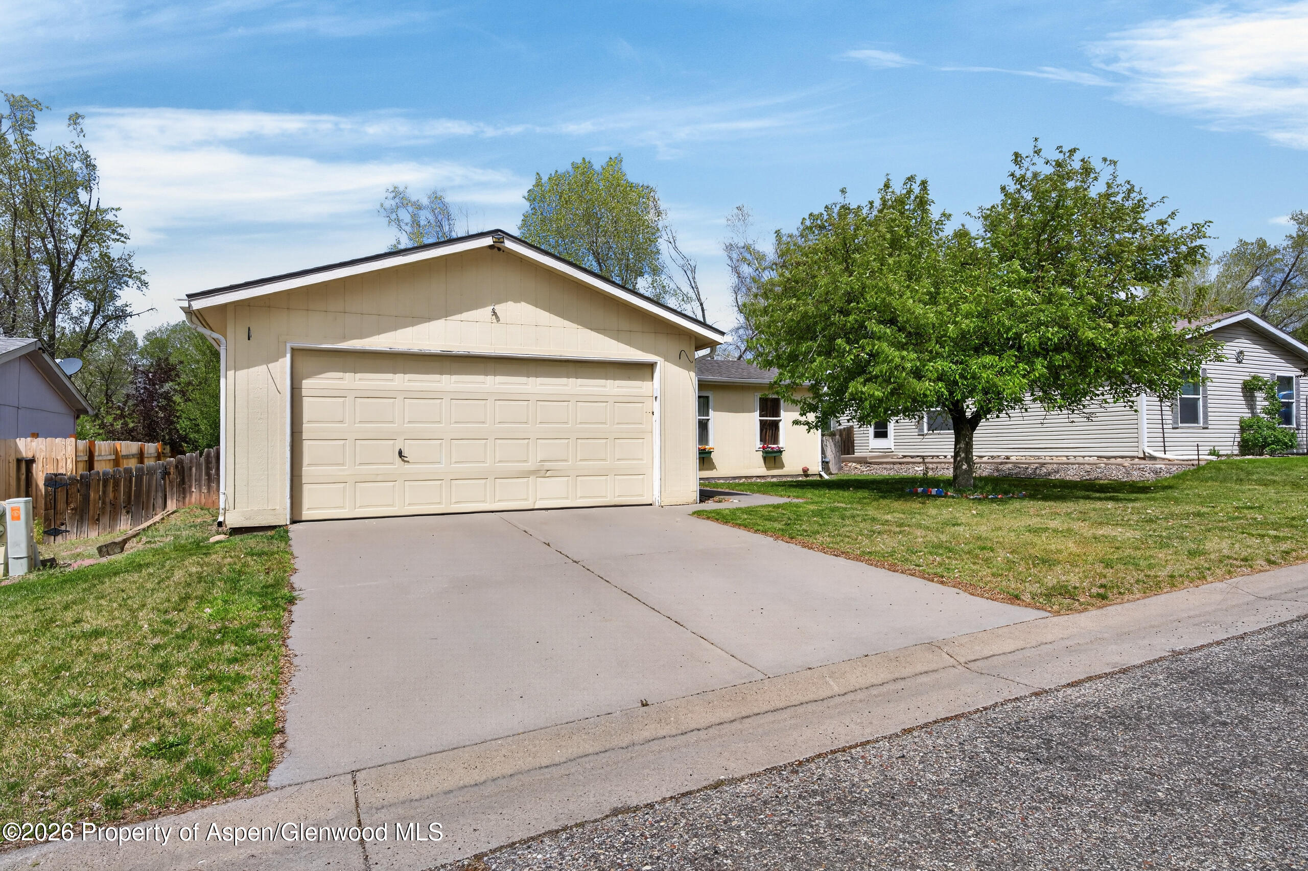 23 E Bonanza Place Parachute CO 81635