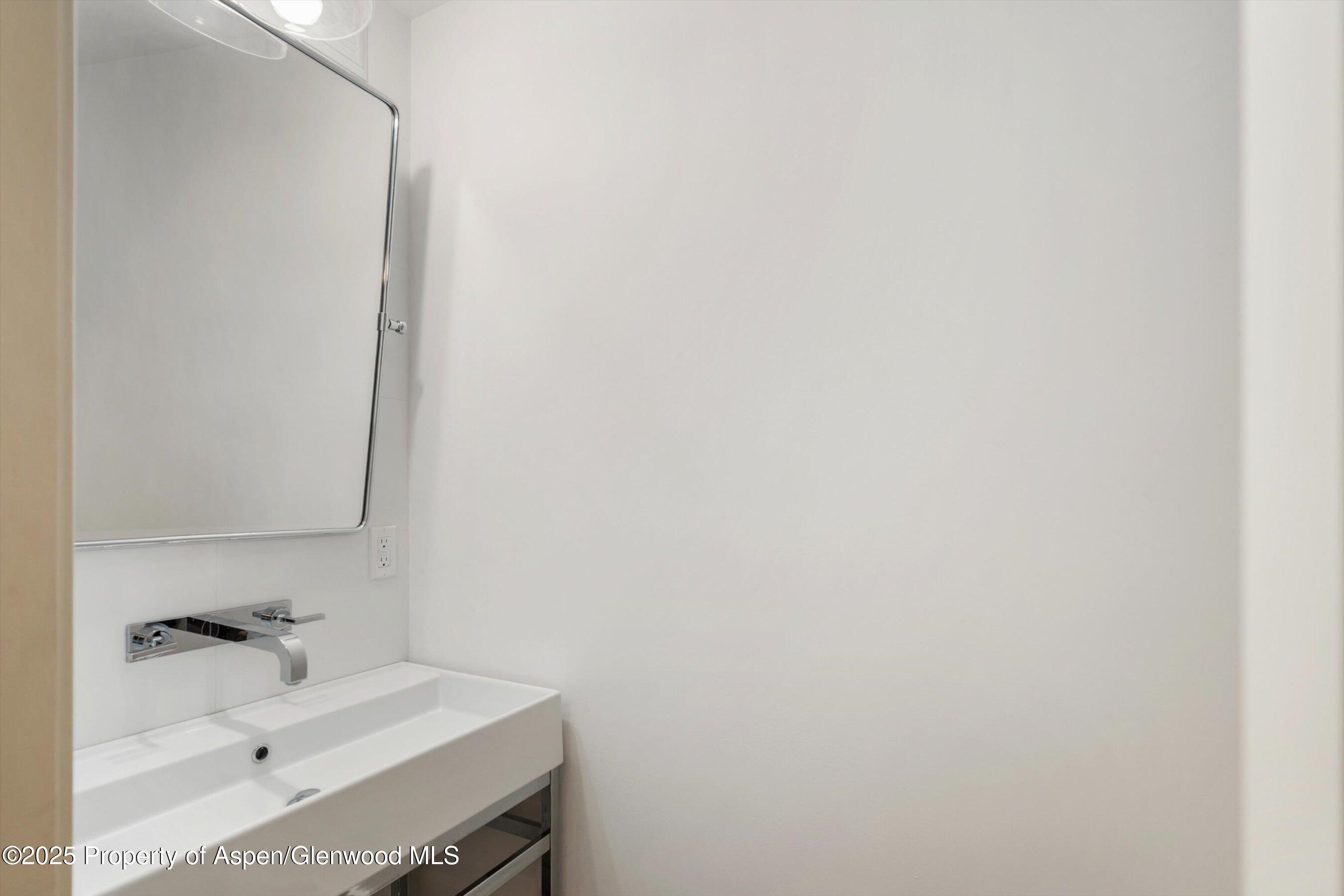 63 Smuggler Grove Aspen CO 81611