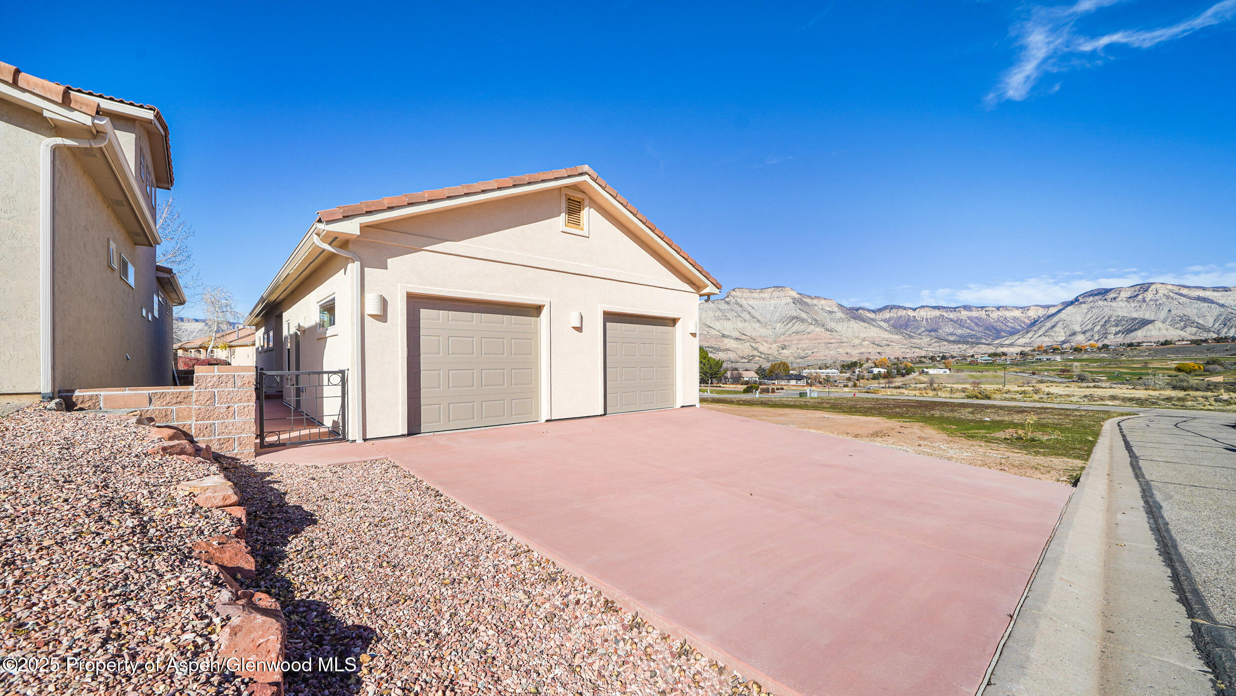 52 Hogan Parachute CO 81635