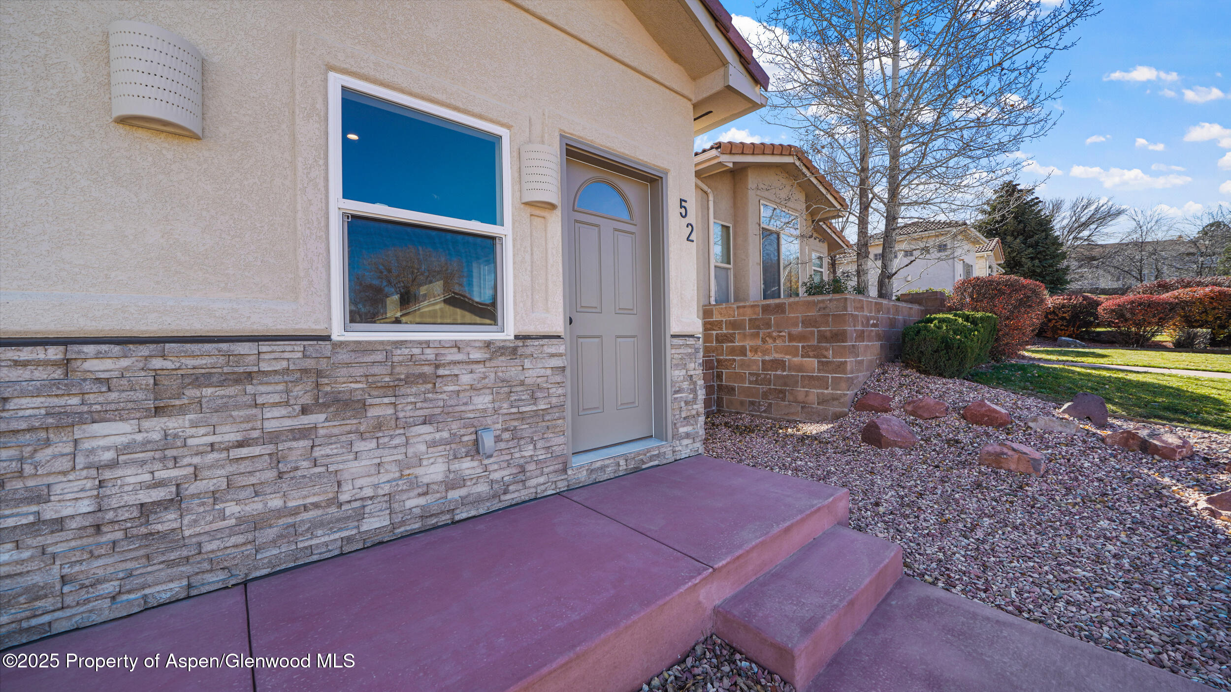 52 Hogan Parachute CO 81635