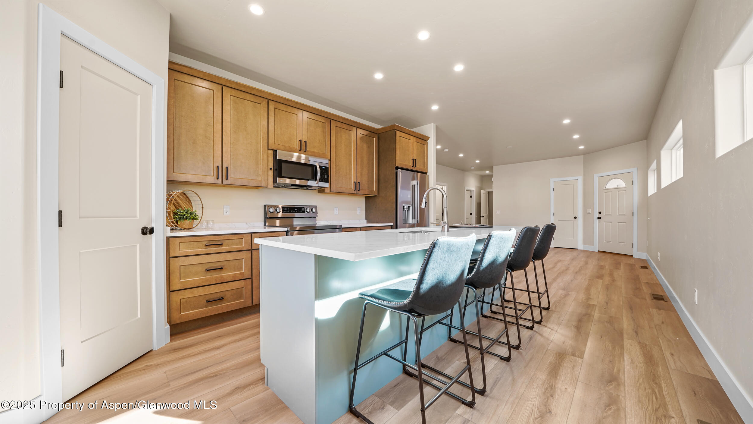 52 Hogan Parachute CO 81635