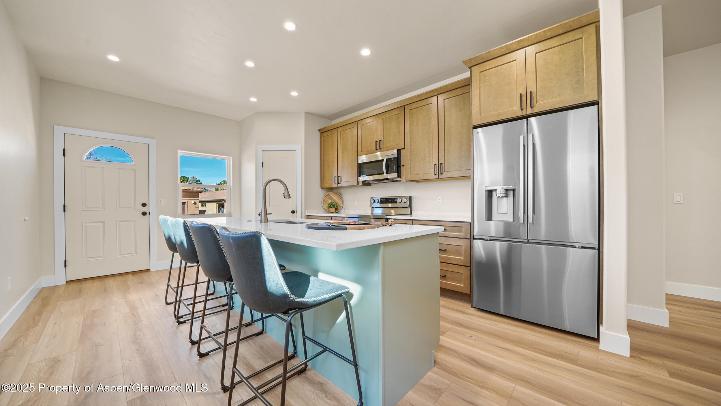 52 Hogan Parachute CO 81635