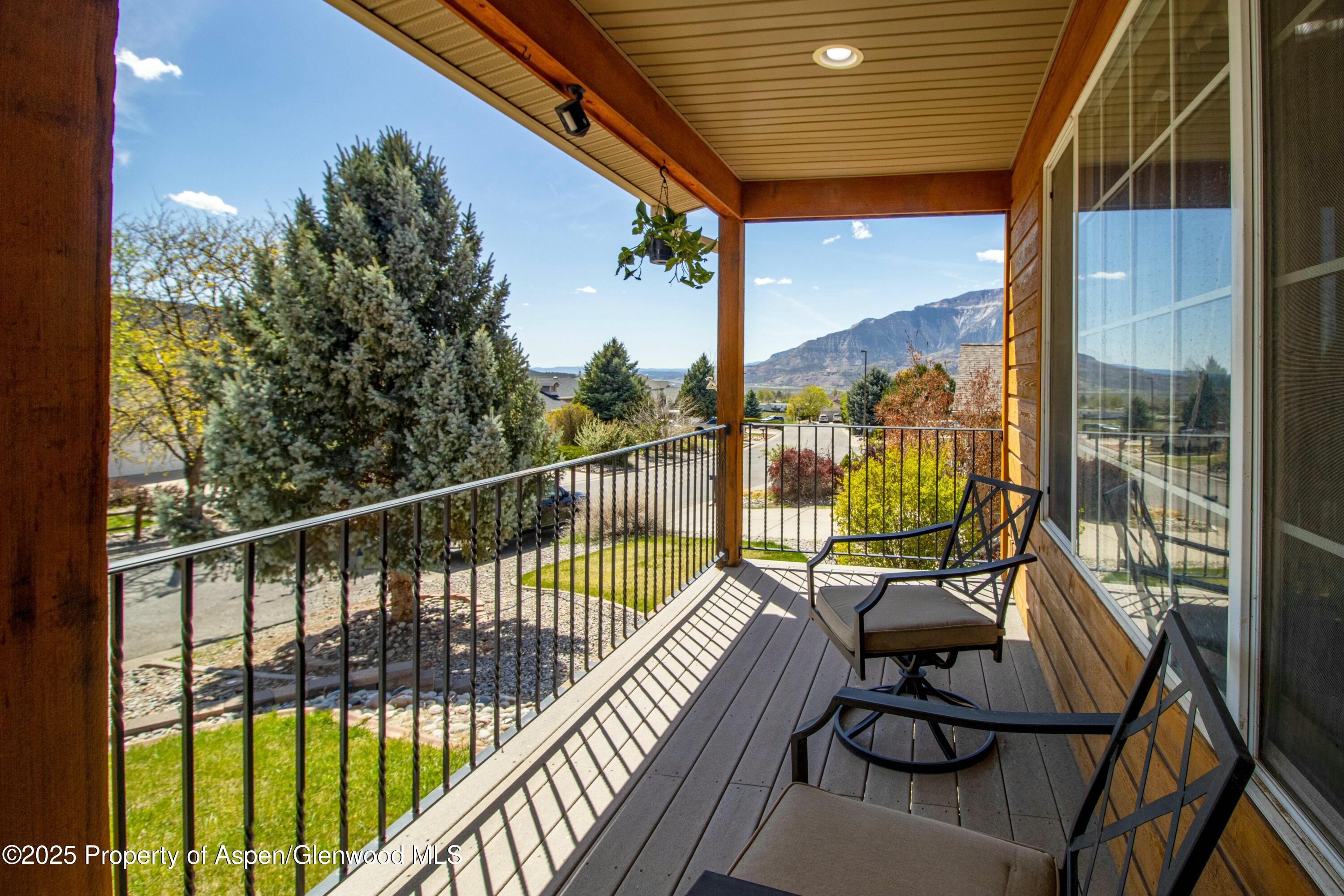 31 Hawthorne Way Parachute CO 81635