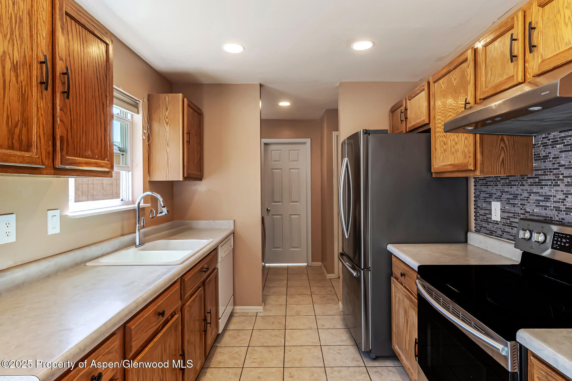 2618 Apache Court Rifle CO 81650