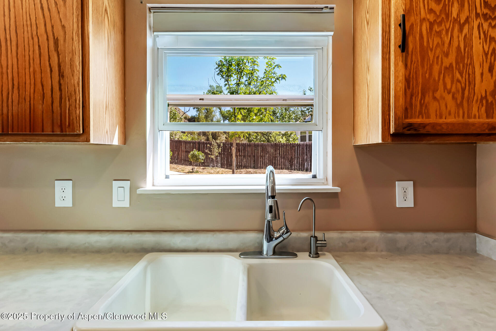 2618 Apache Court Rifle CO 81650