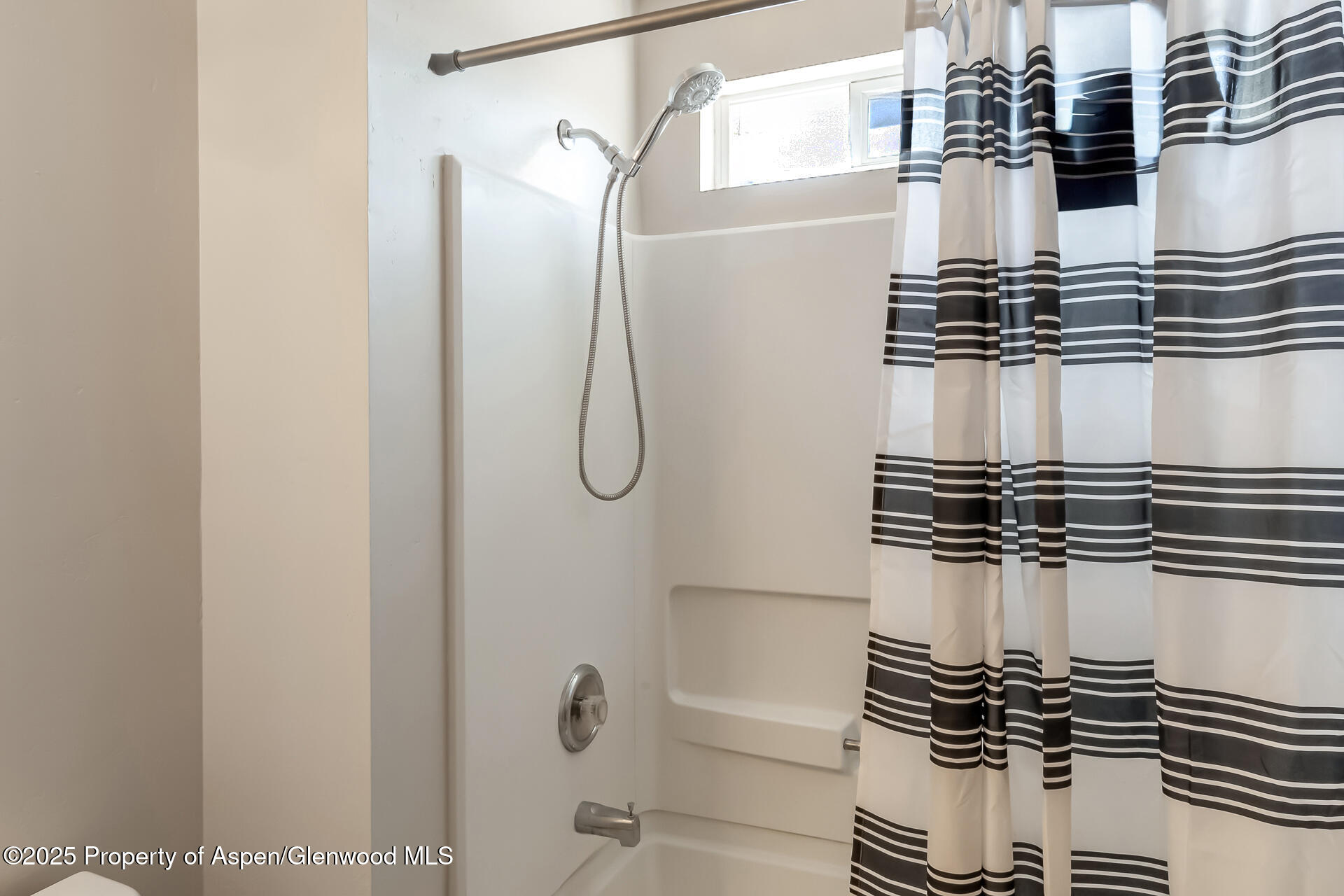 2618 Apache Court Rifle CO 81650