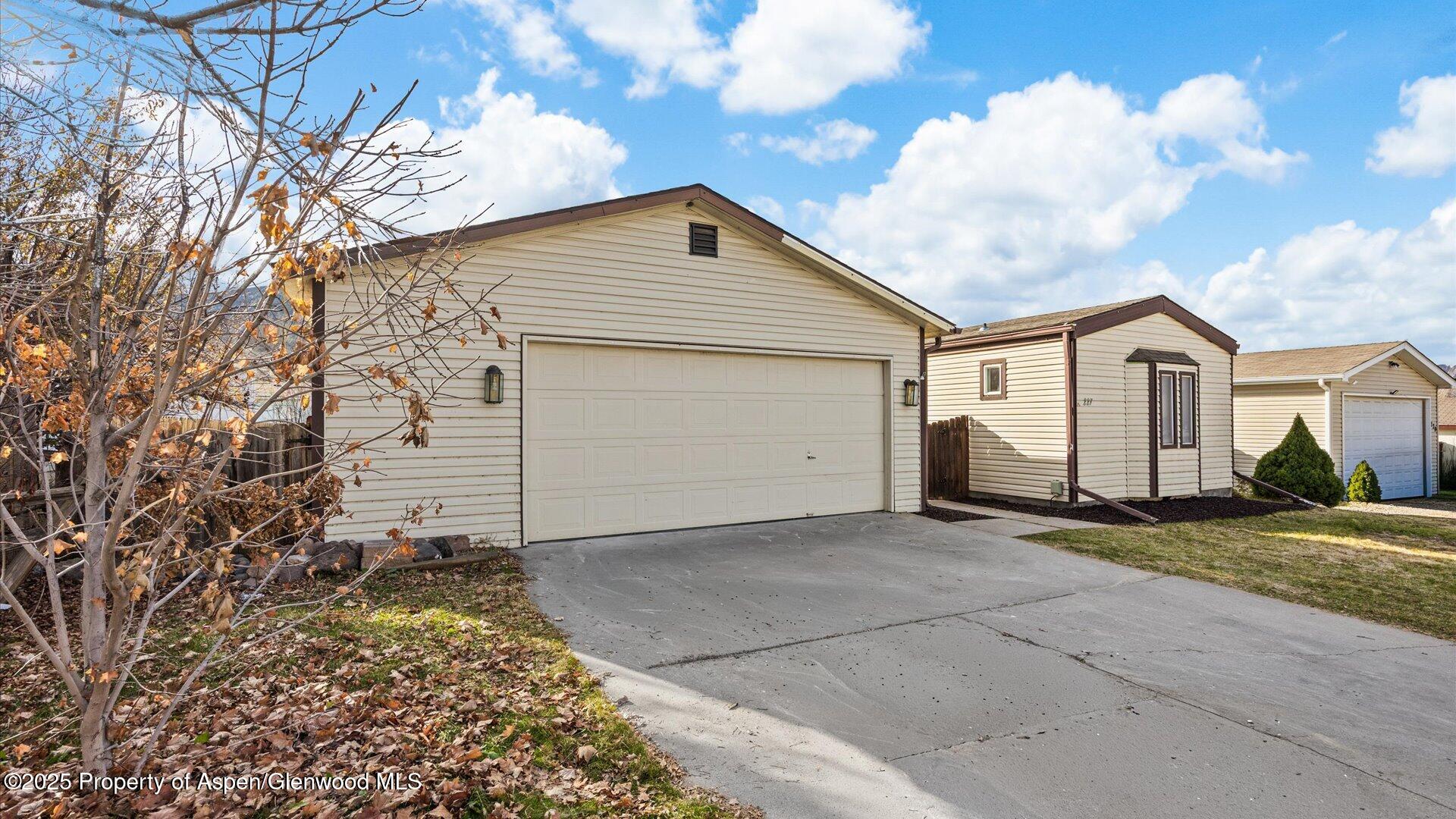 227 E Tamarack Circle Parachute CO 81635