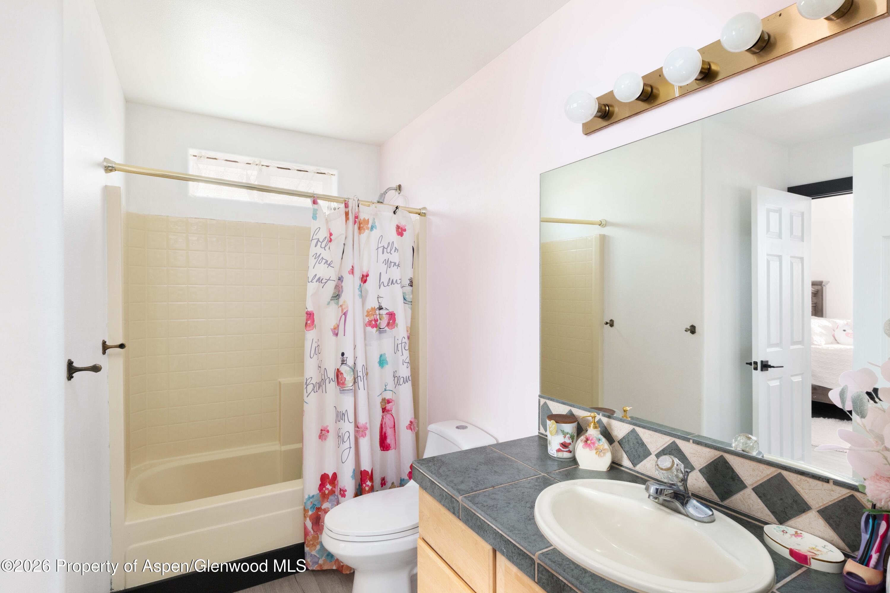 902 Hickory Drive Rifle CO 81650