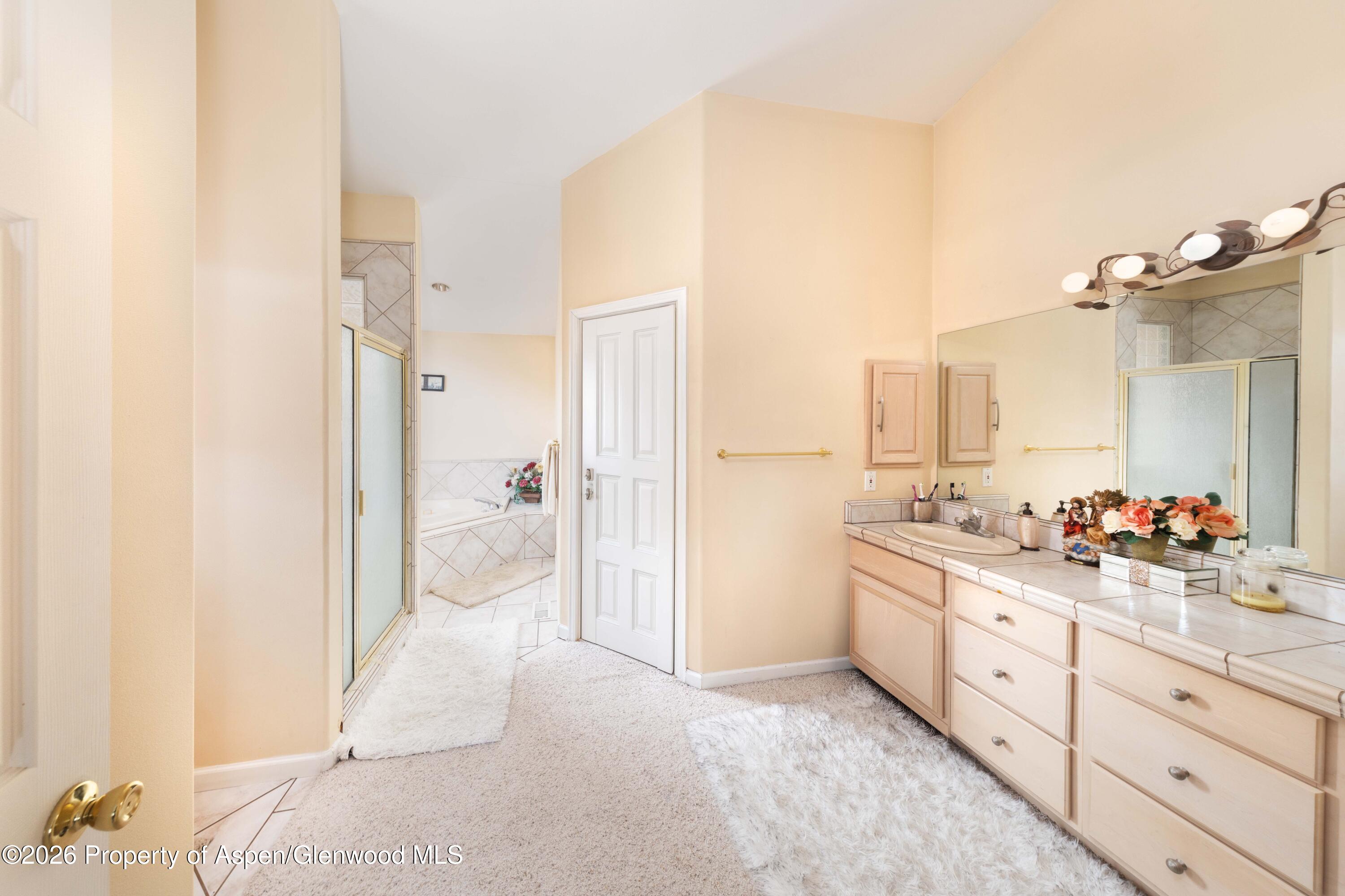 902 Hickory Drive Rifle CO 81650