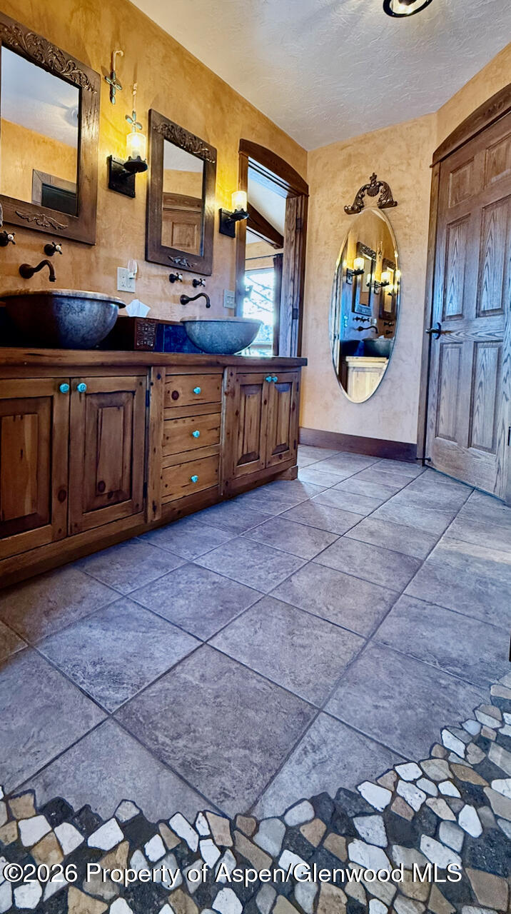 2637 7750 Road Crawford CO 81415