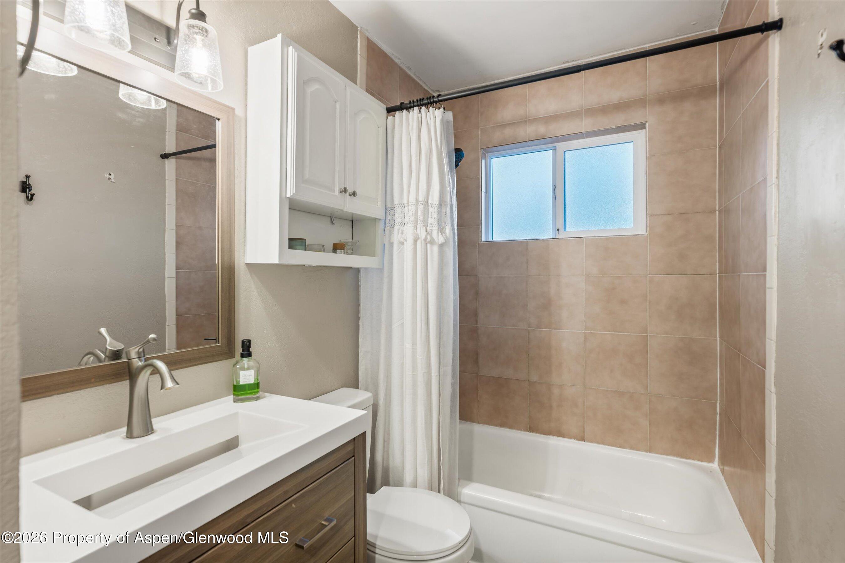 805 Munro Avenue Rifle CO 81650