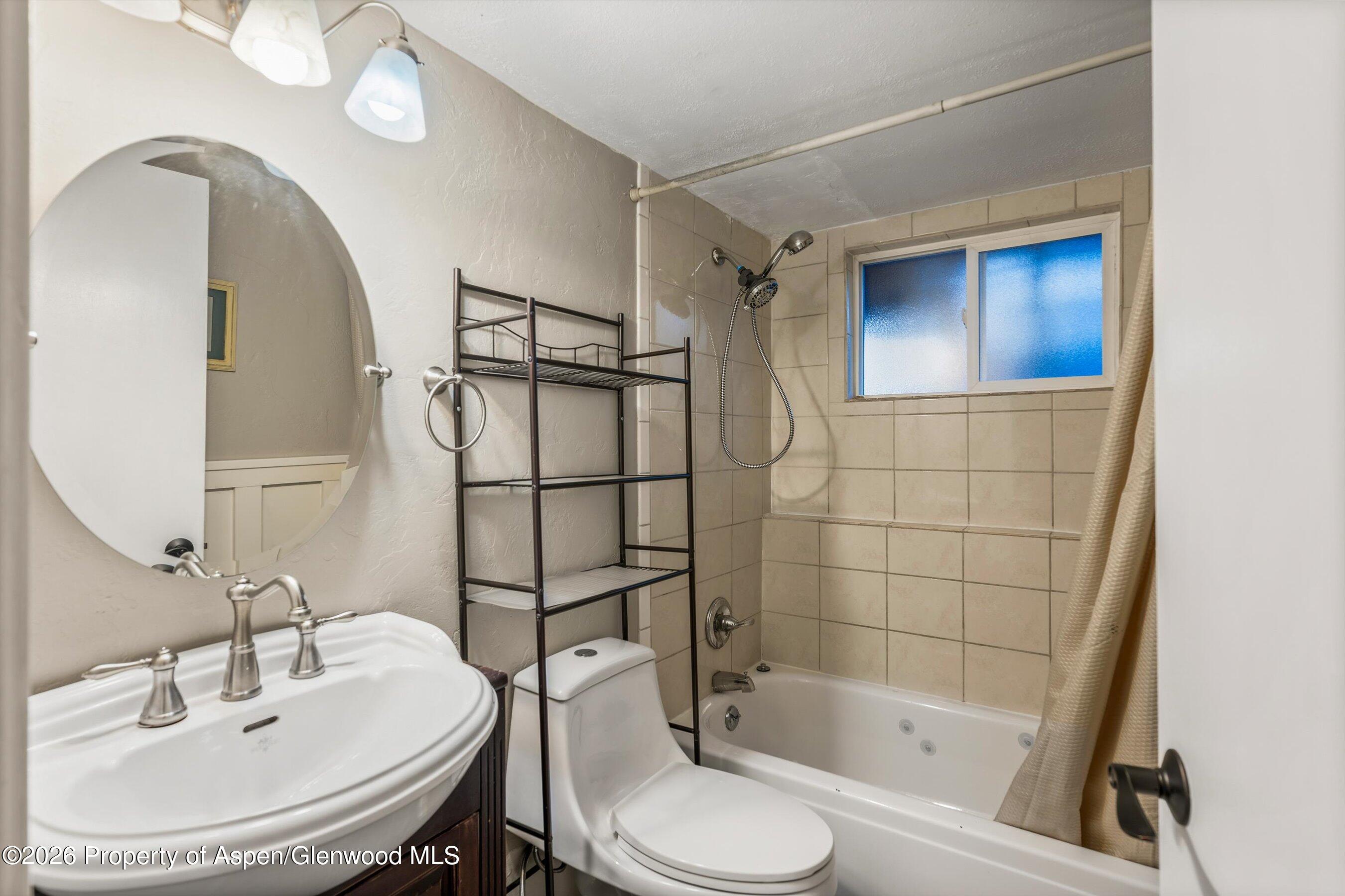 805 Munro Avenue Rifle CO 81650