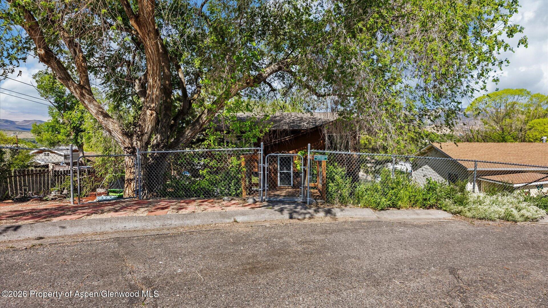 805 Munro Avenue Rifle CO 81650