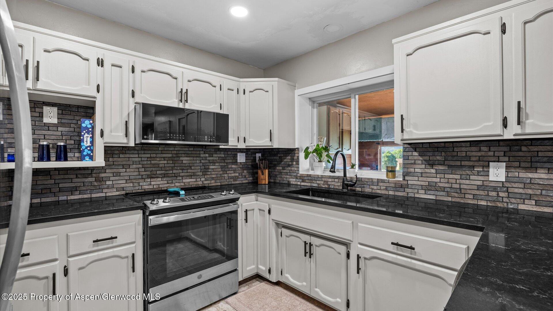 1433 Jays Avenue Rifle CO 81650