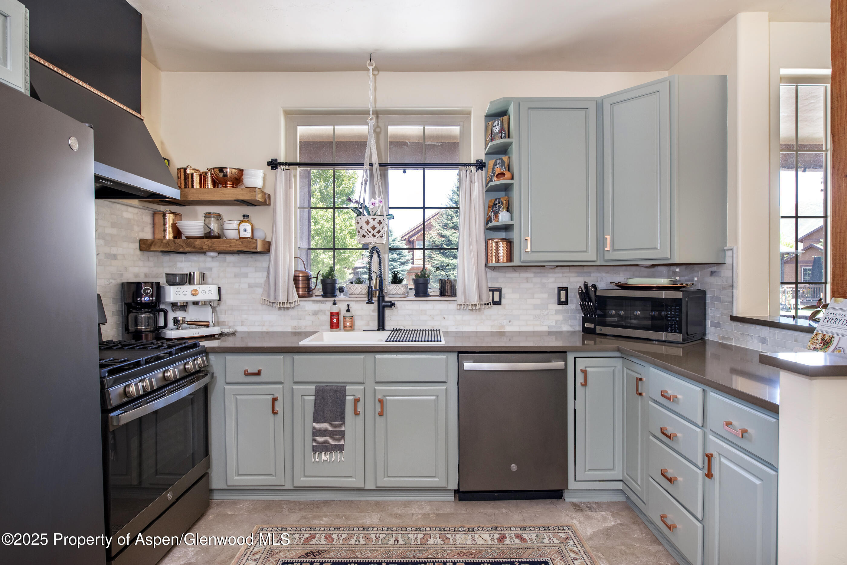 249 Whitehorse New Castle CO 81647