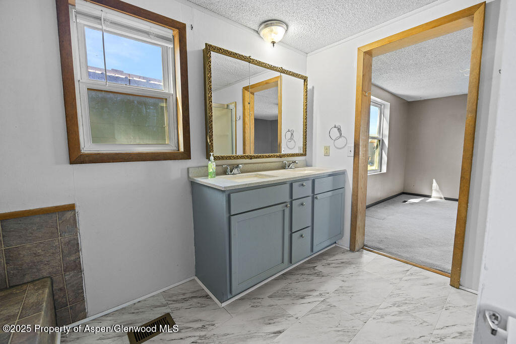 1018 E 11th Street Craig CO 81625