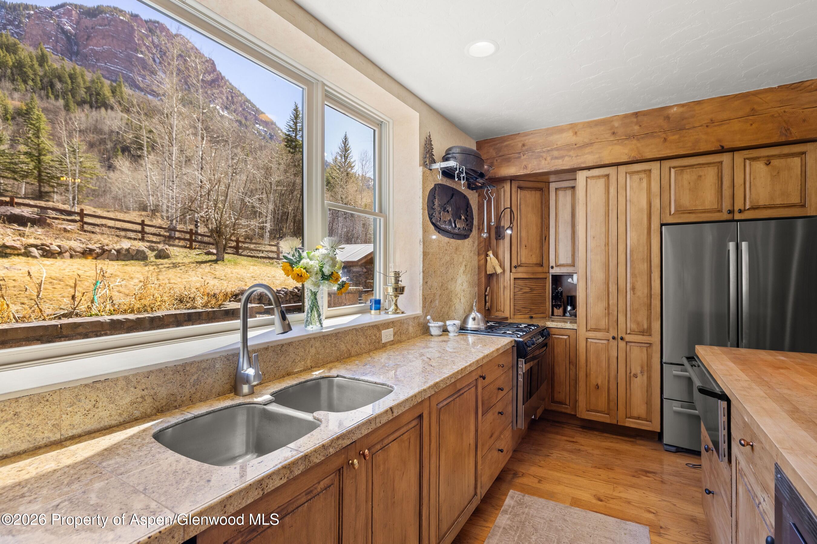 700 Dorais Way Redstone CO 81623