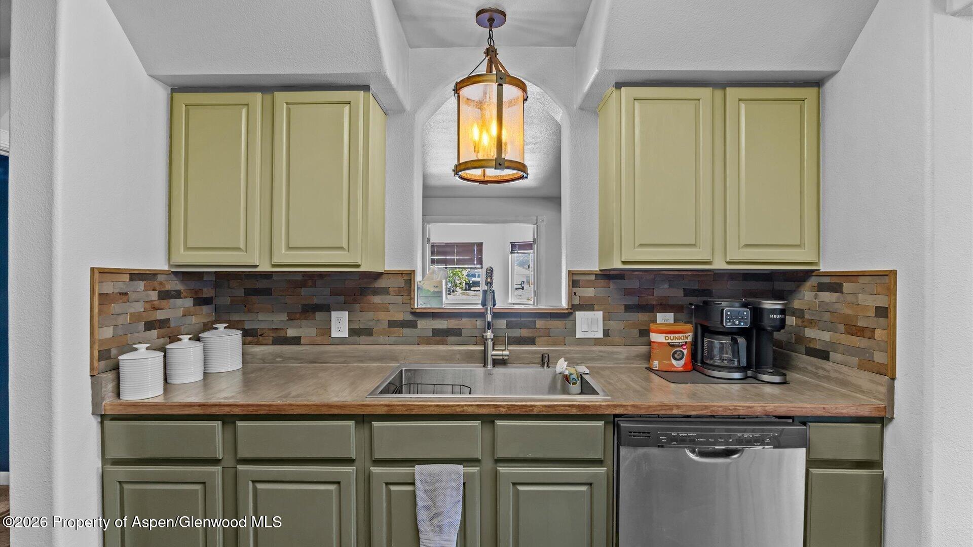 365 Curtis Avenue De Beque CO 81630