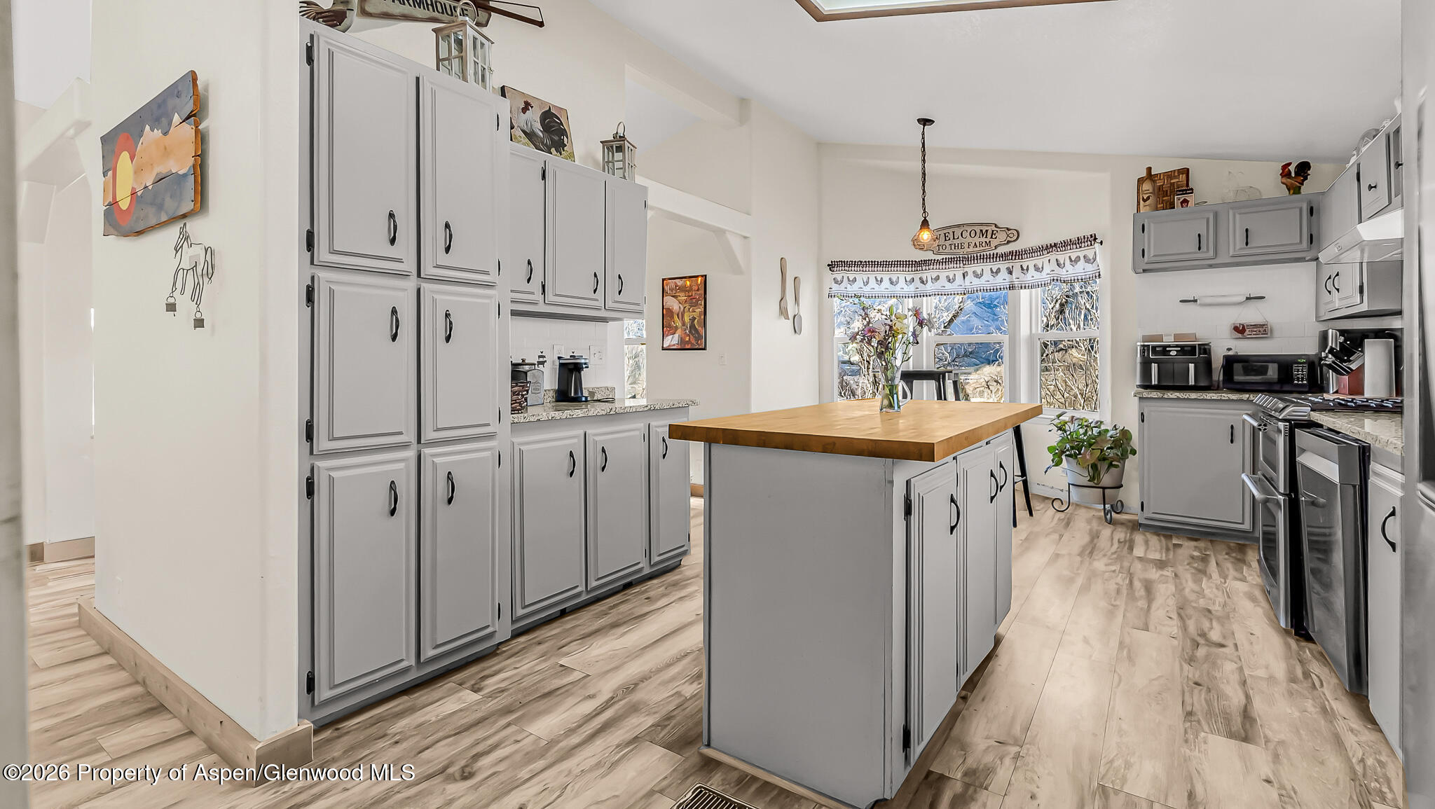 201 Dj Road Parachute CO 81635