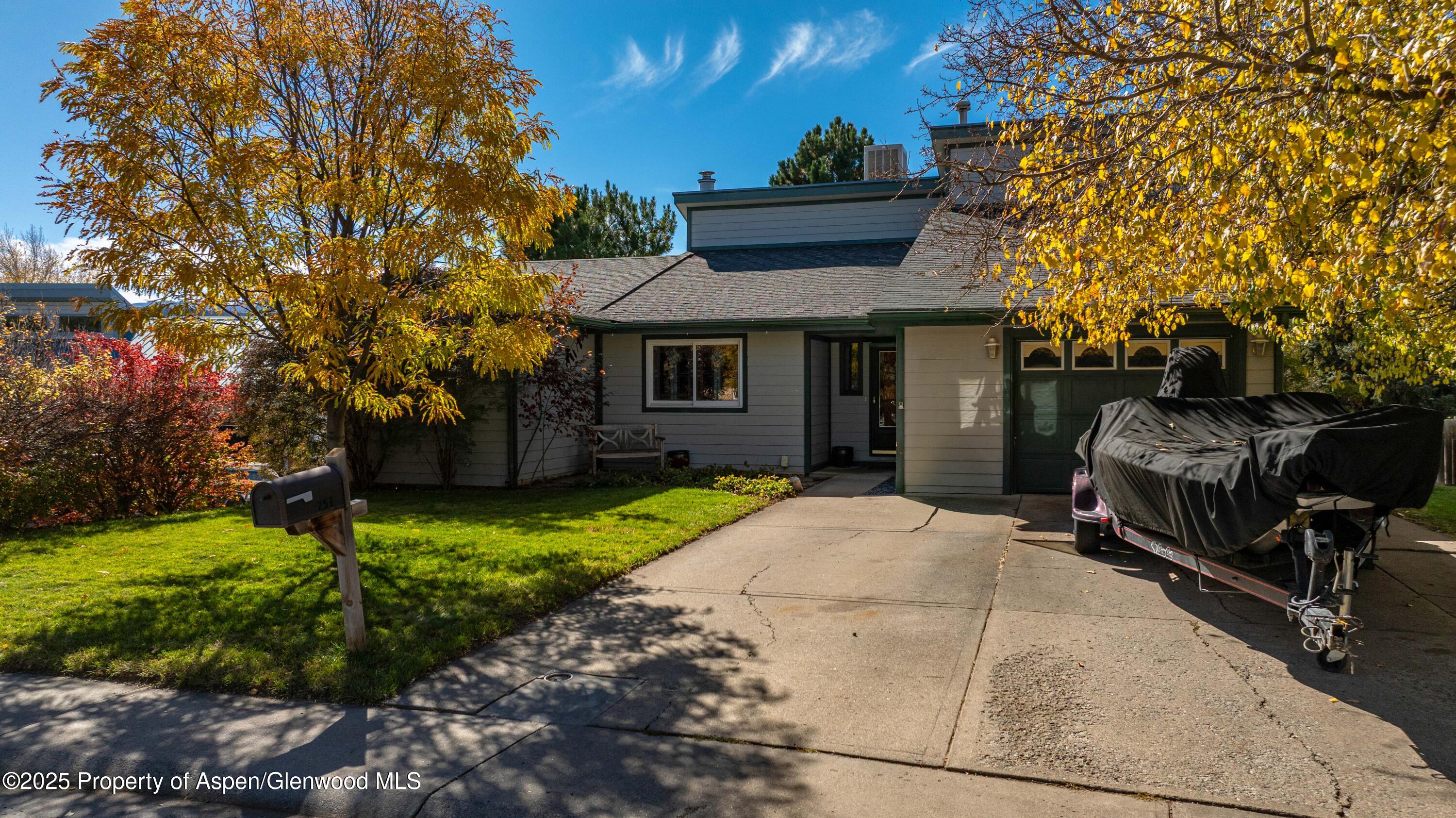 751 Buckeye Court Rifle CO 81650