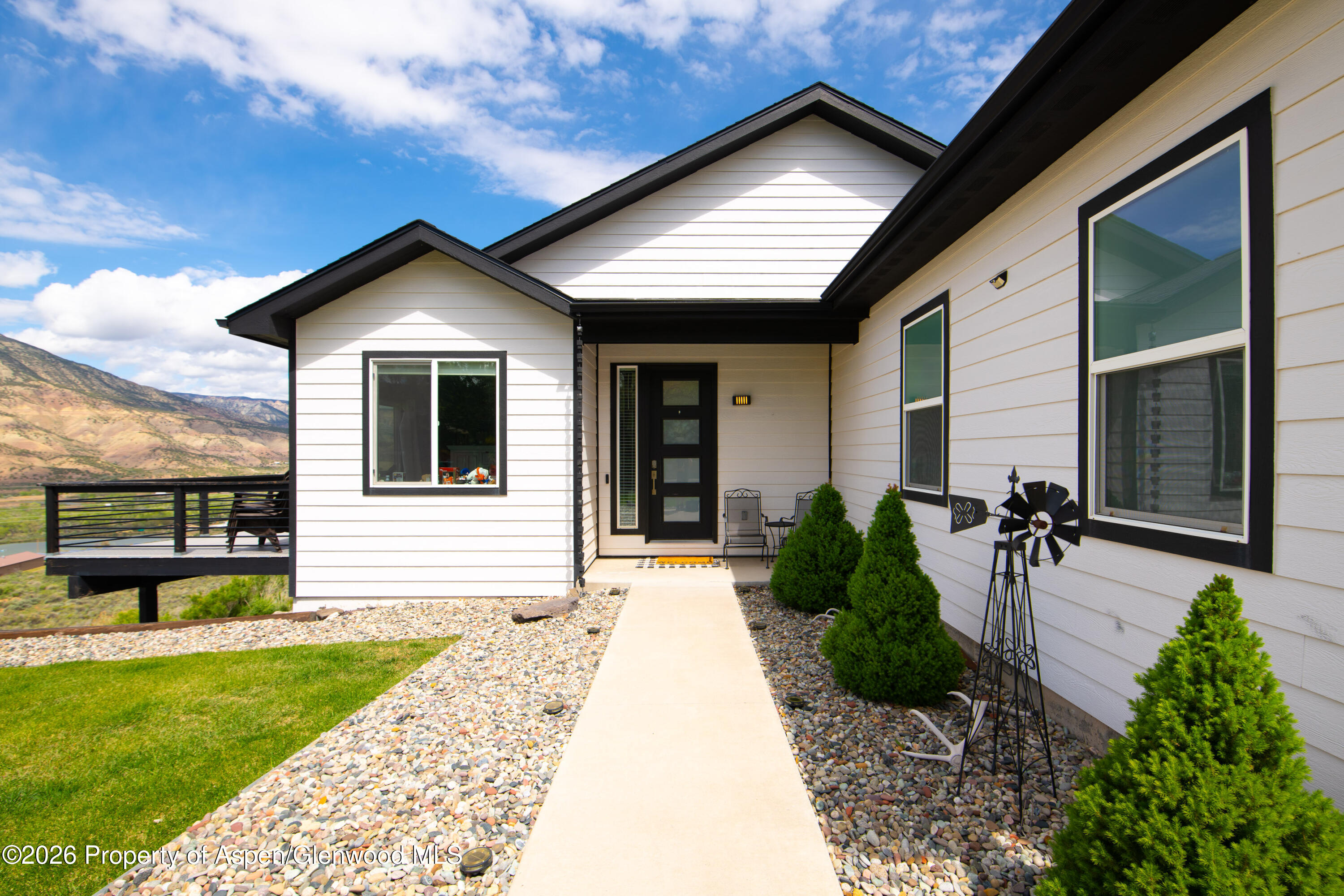 47 Willow View Way Parachute CO 81635