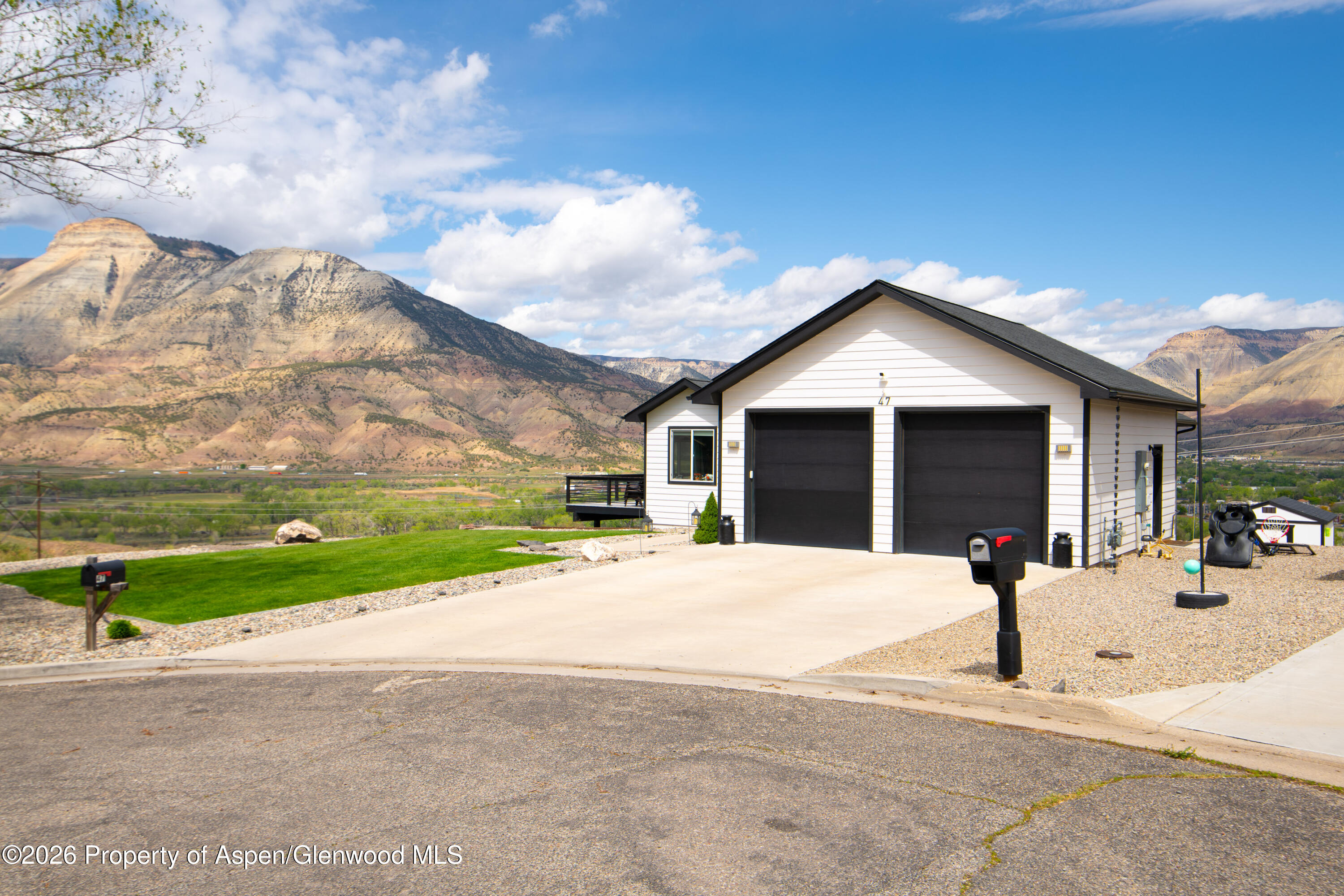 47 Willow View Way Parachute CO 81635