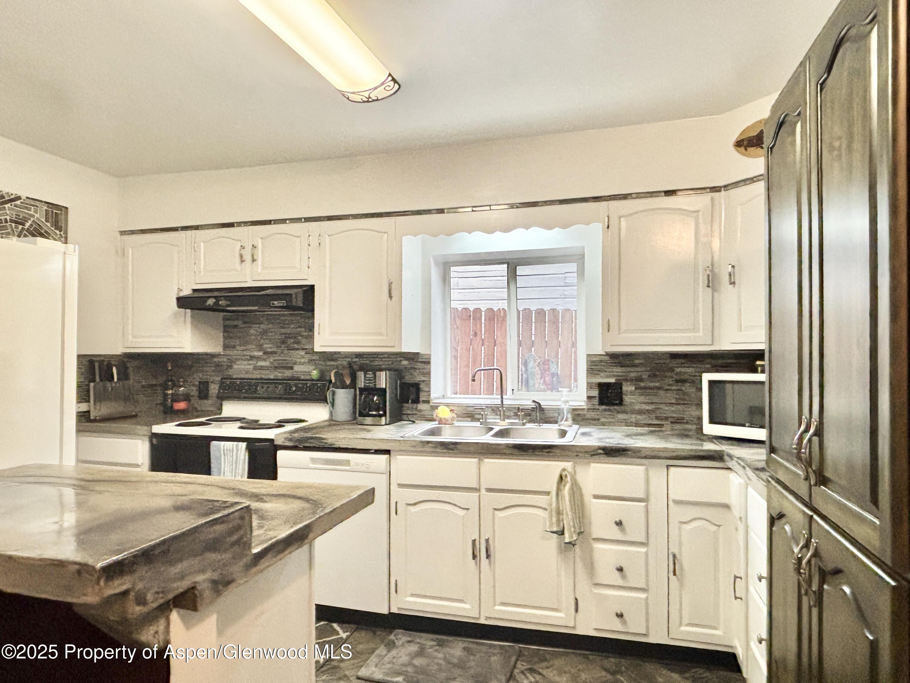 683 Water Street Meeker CO 81641