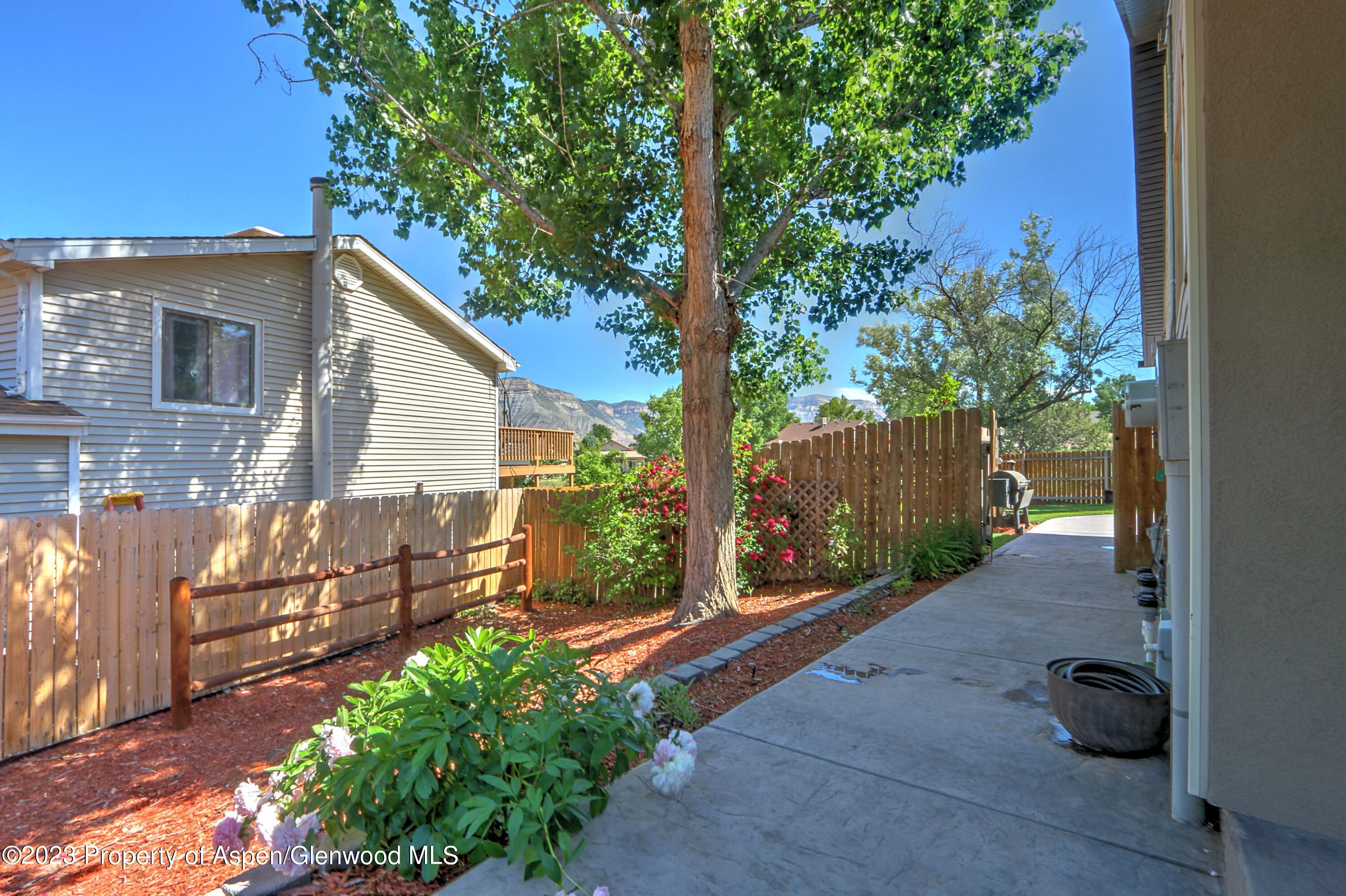 25 Hackberry Lane Parachute CO 81635