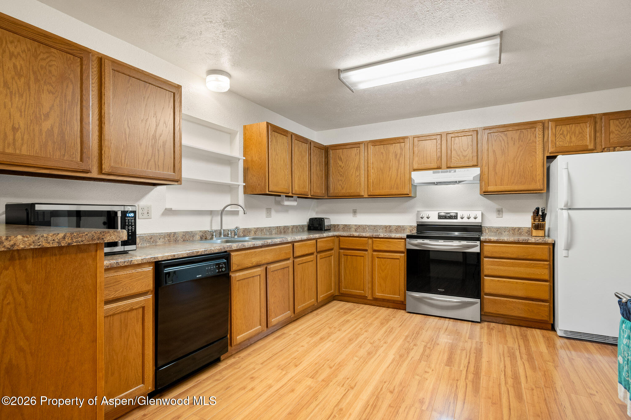 271 Remington Street Rifle CO 81650