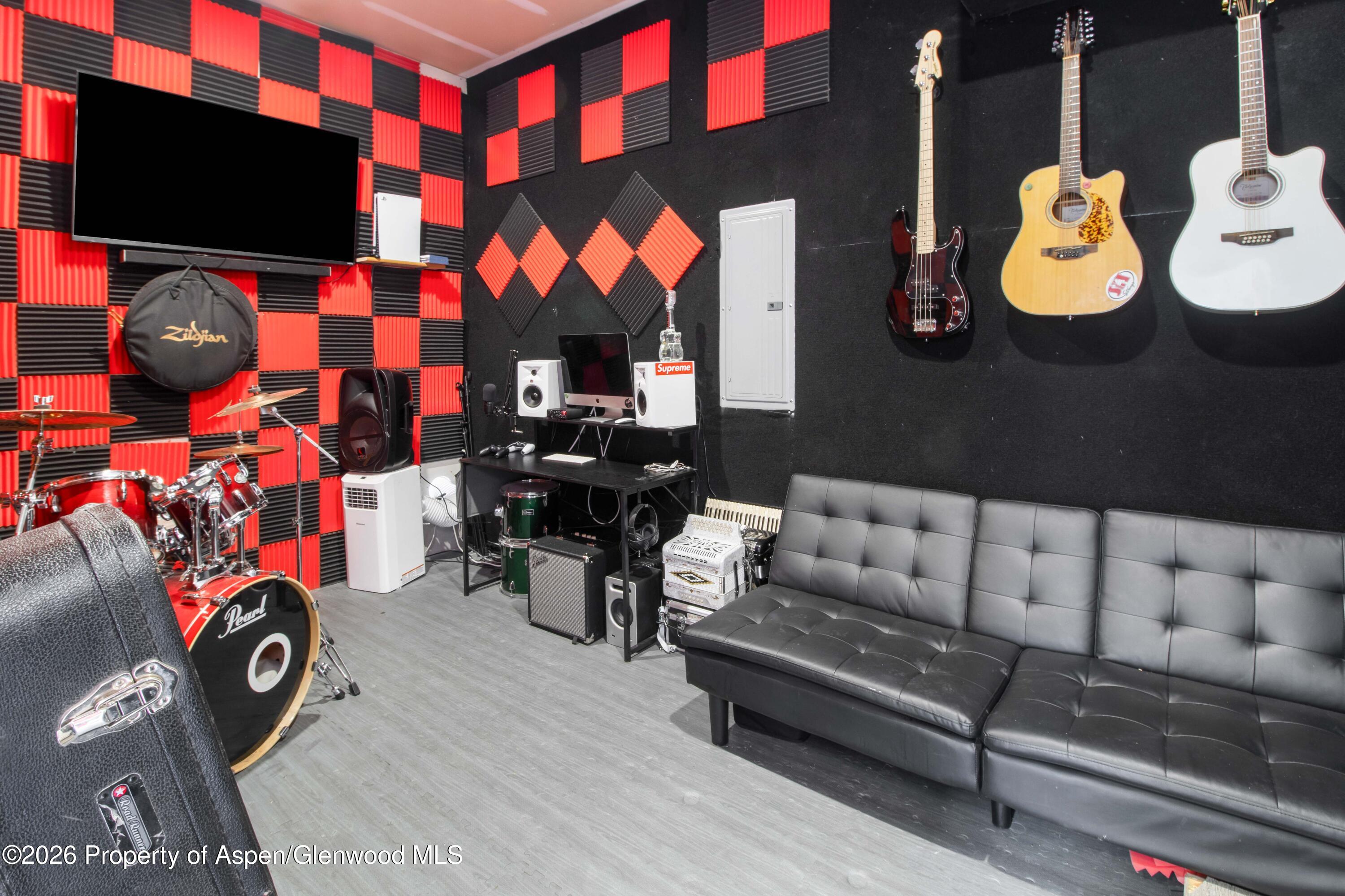 1004 E 17th Street Rifle CO 81650