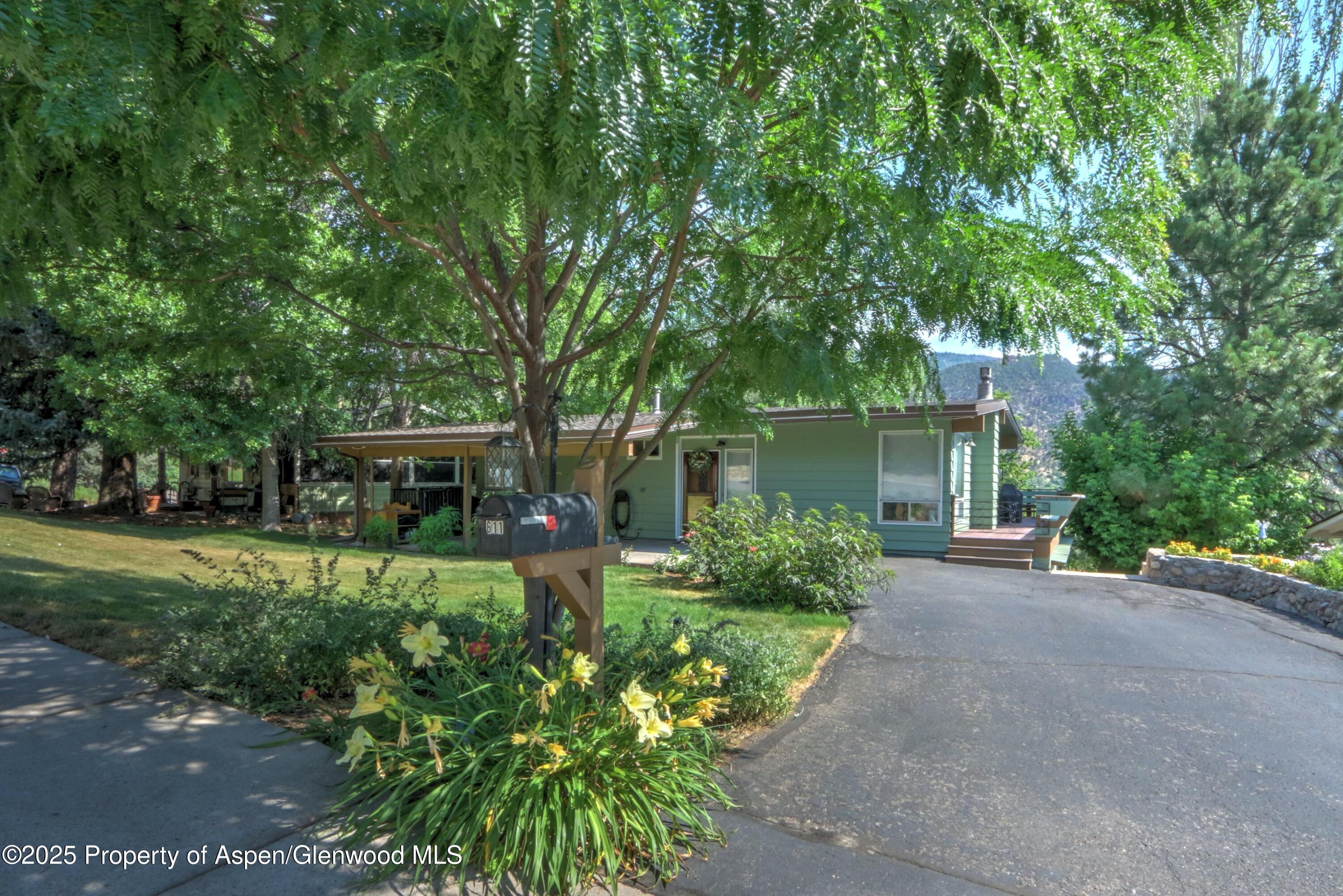 Glenwood Springs CO, 611 W 12th Street