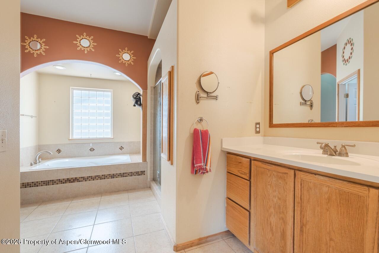 3228 F 1/4 Road Clifton CO 81520