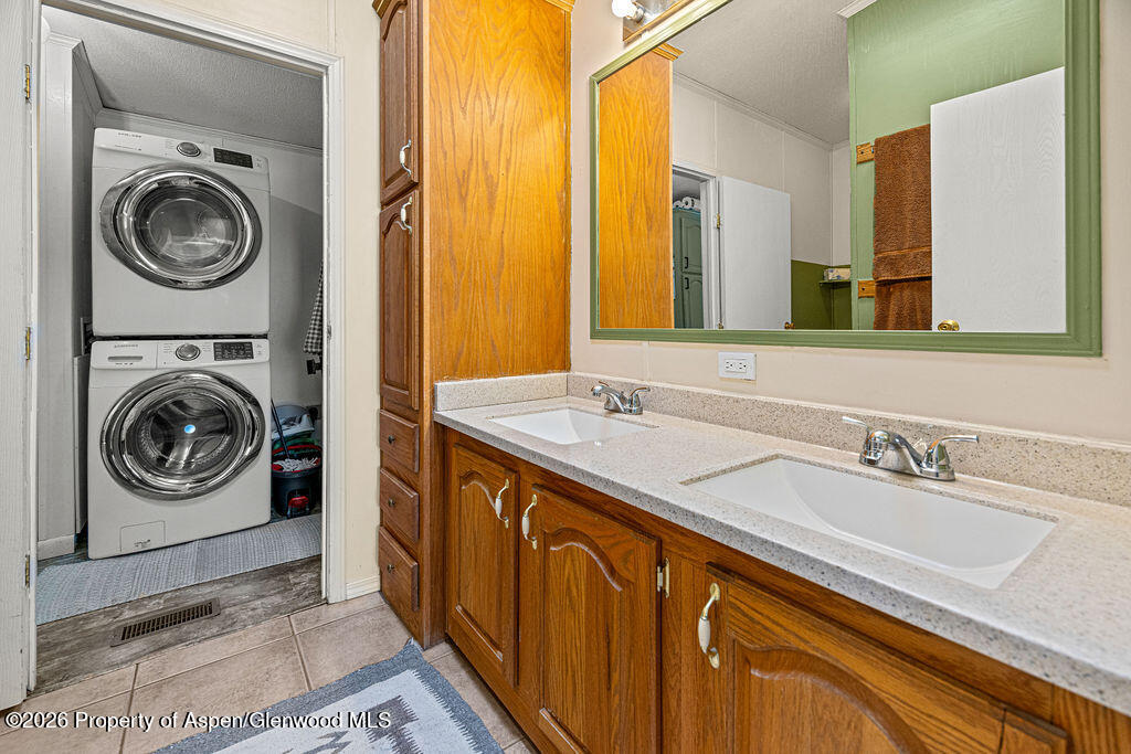 952 E 11th Street Craig CO 81625