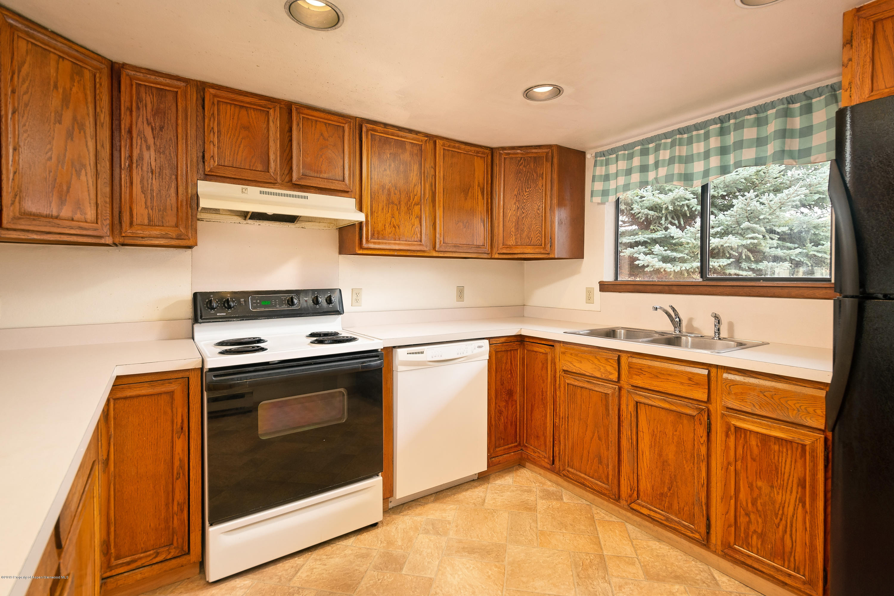 230 Surrey Street Carbondale CO 81623