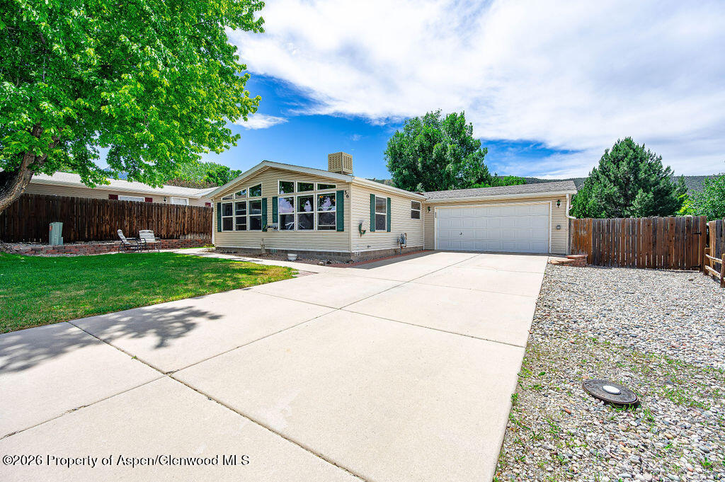 36 Little Phoenix Way Parachute CO 81635