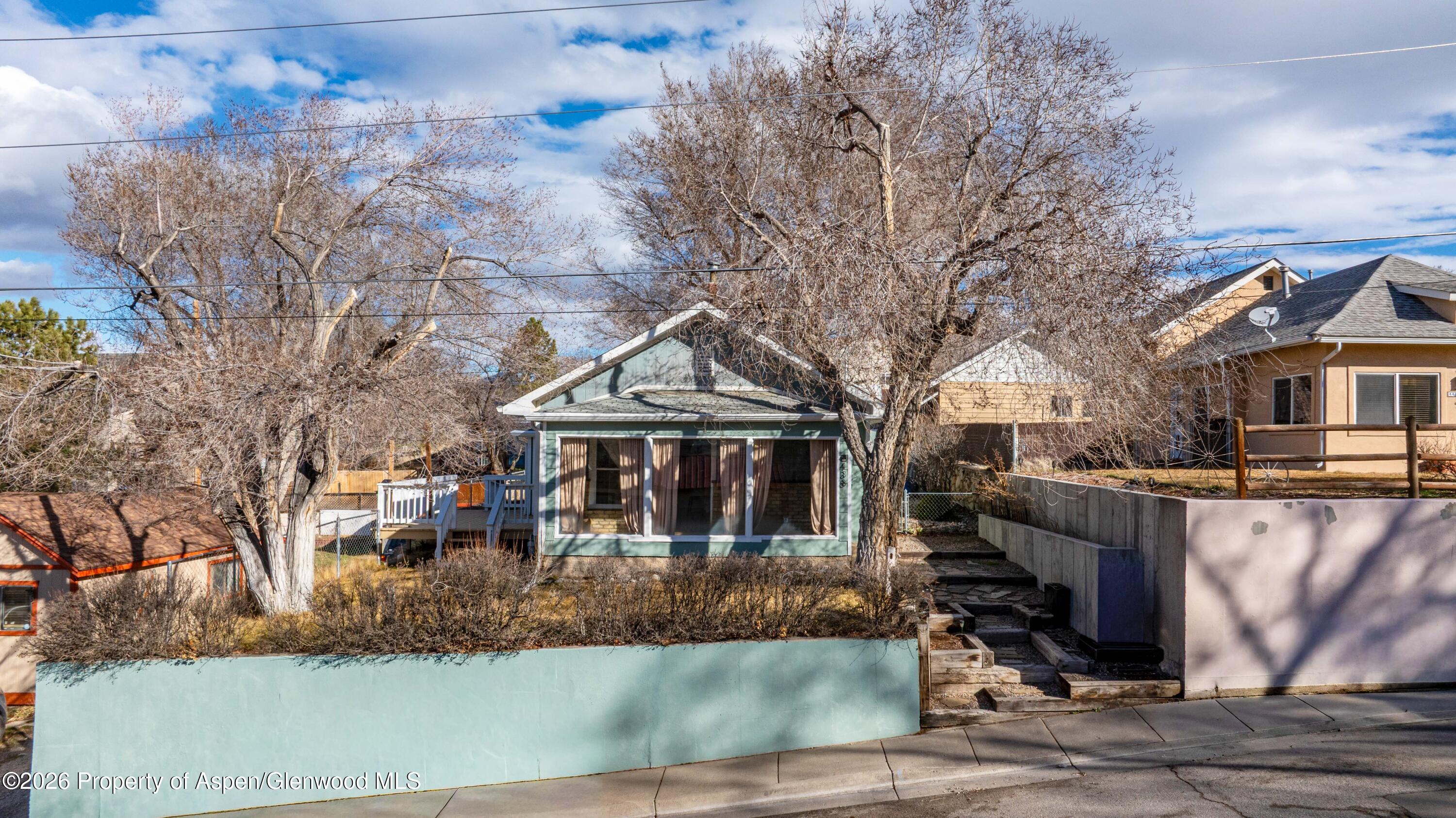 Rifle CO, 438 E 7th Street