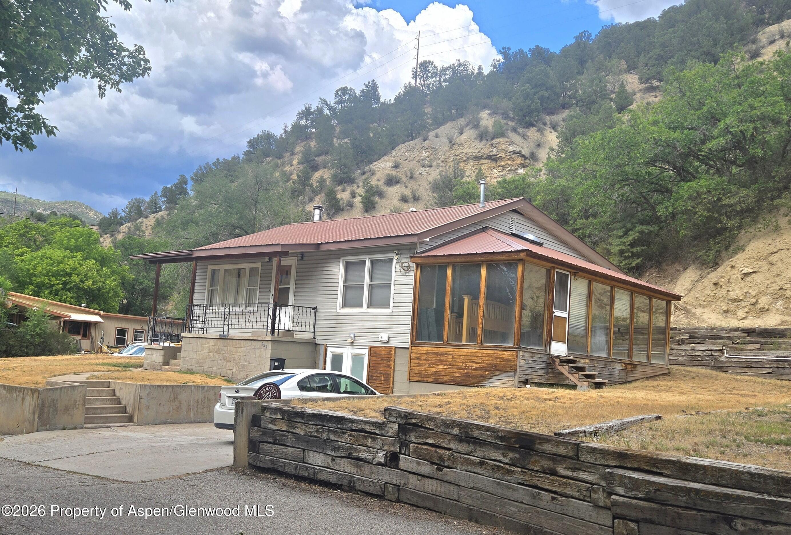 Glenwood Springs CO, 922 Lincoln Avenue