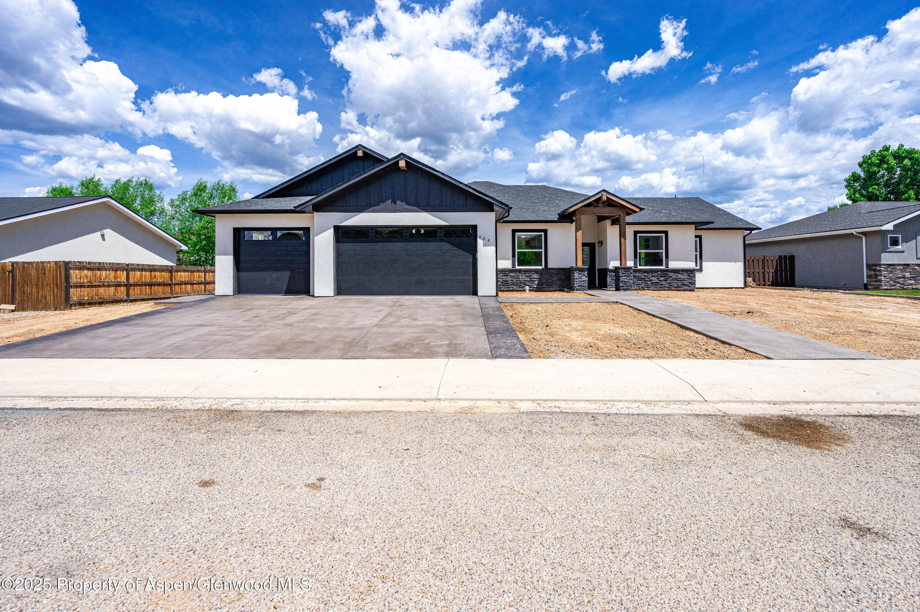 964 E 17th Street Rifle CO 81650