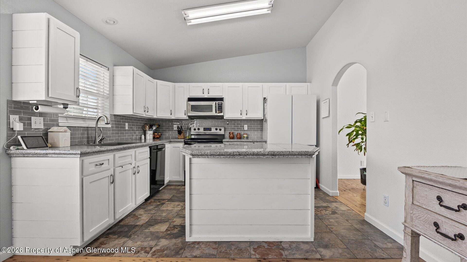 1557 E 12th Street Rifle CO 81650