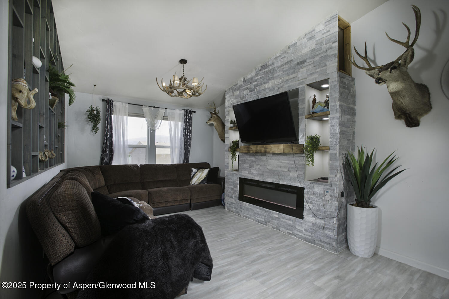 2633 Shawnee Court Rifle CO 81650