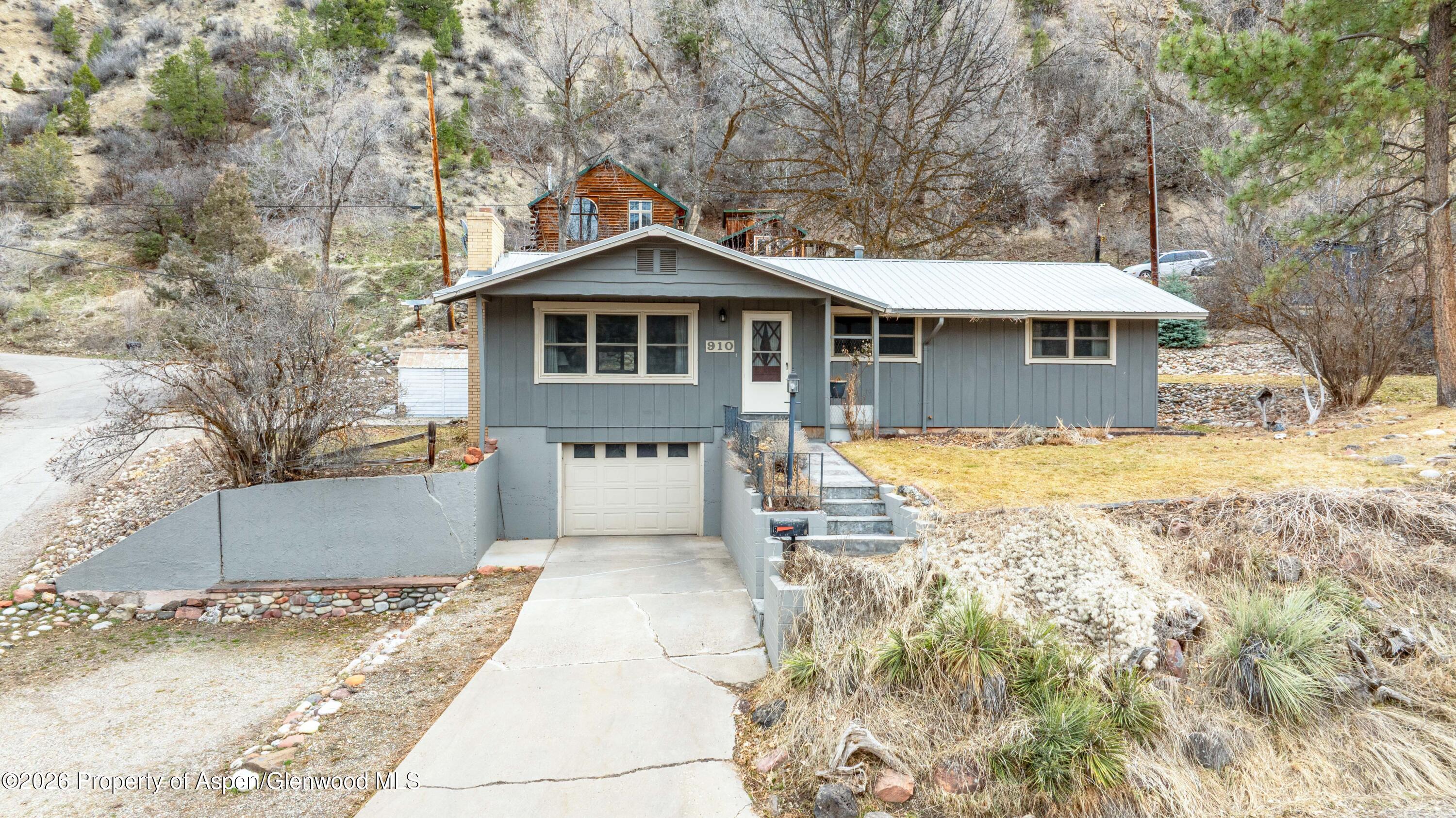 Glenwood Springs CO, 910 Lincoln Avenue