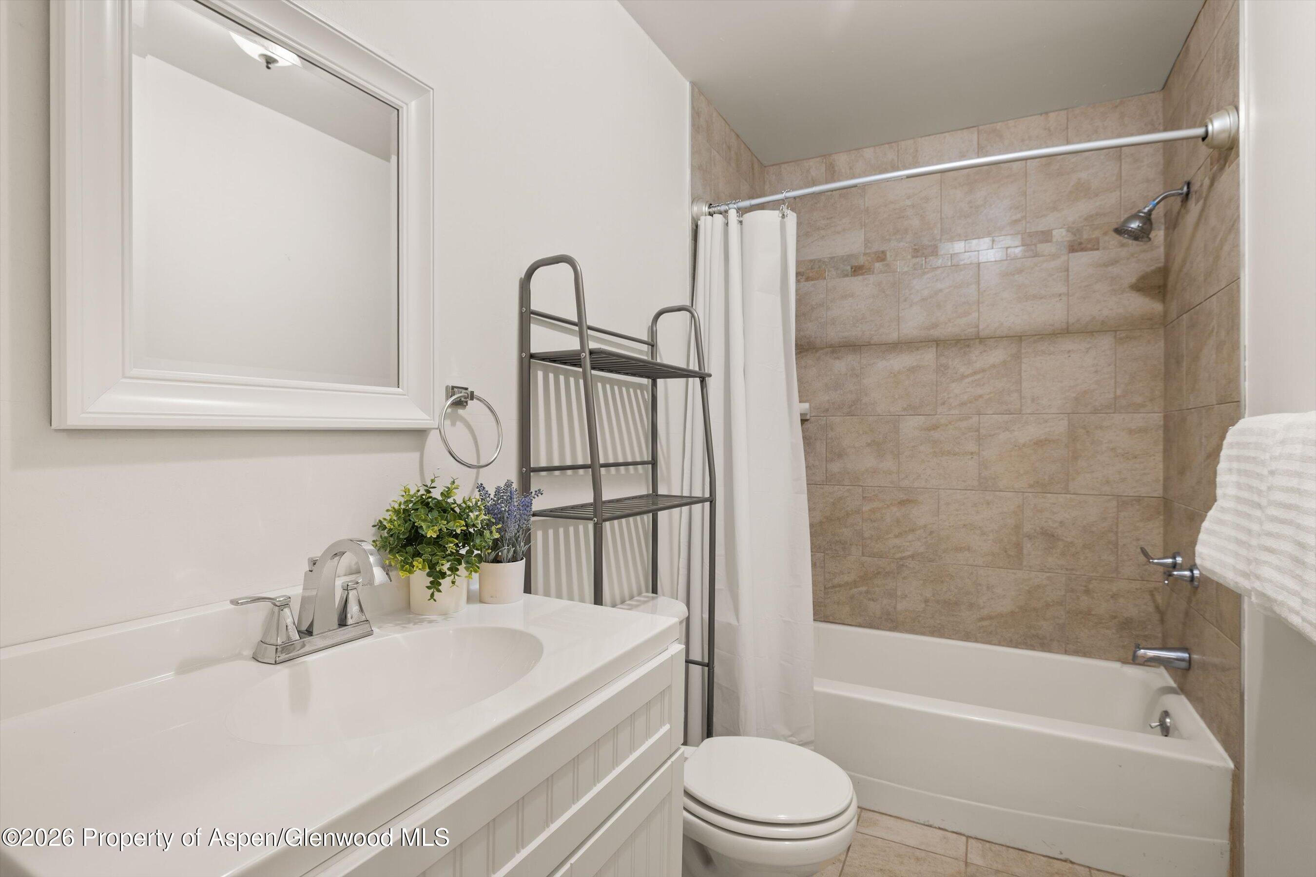 1064 Park West Glenwood Springs CO 81601