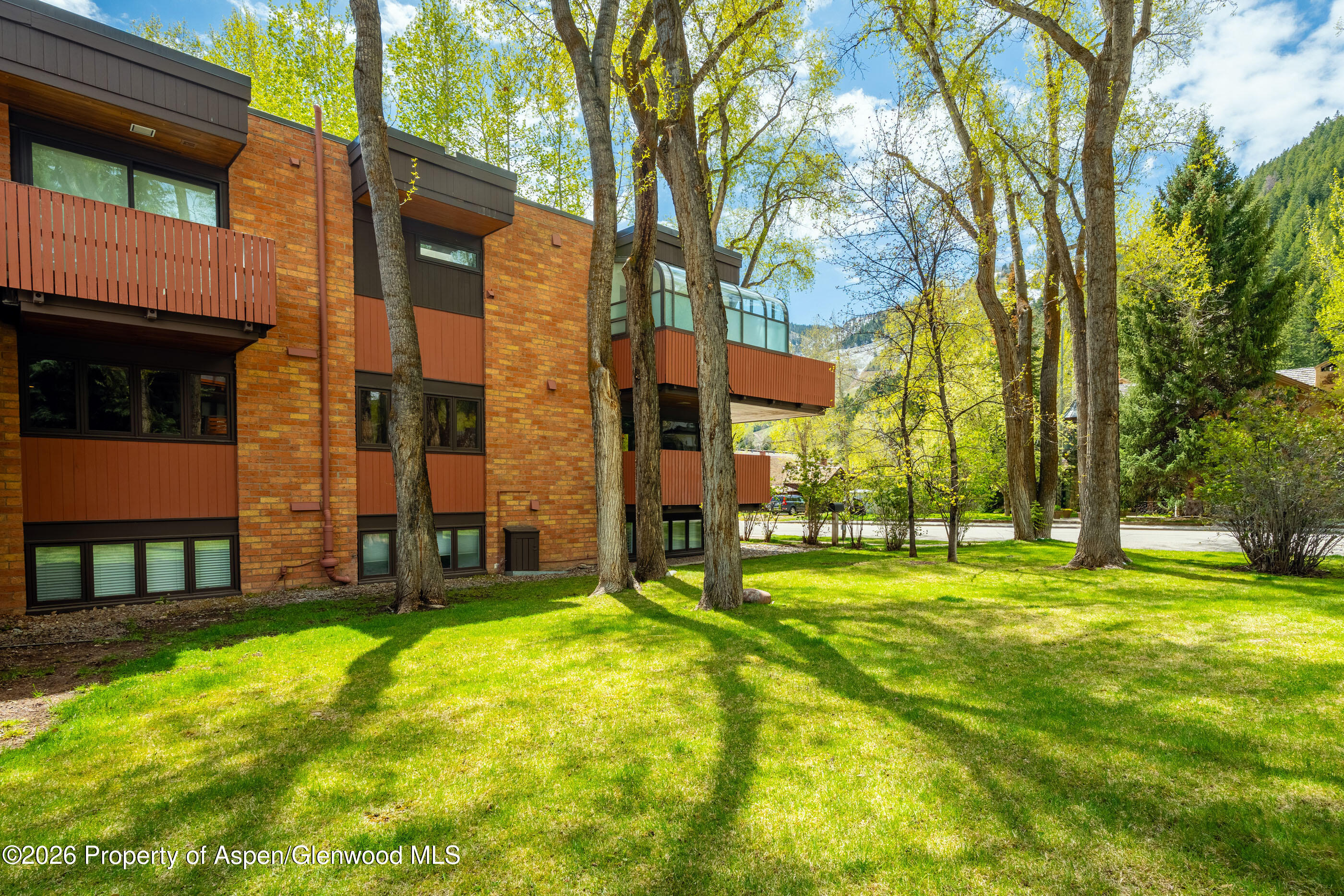 400 W Hopkins Avenue Aspen CO 81611